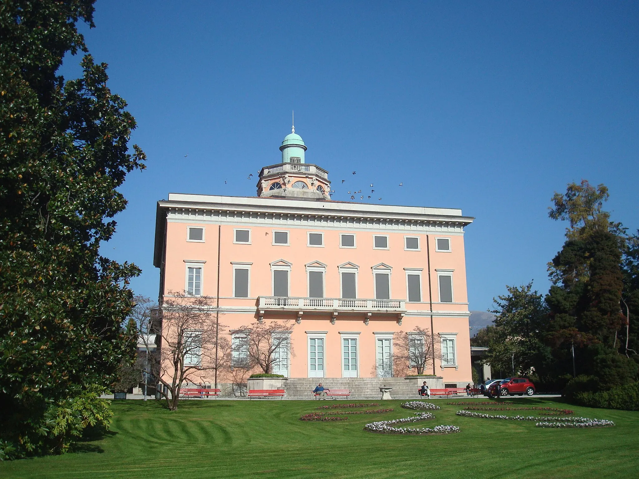 Photo showing: Villa Ciani, au bord du lac de Lugano. Siège de la collection municipale des beaux-arts et des expositions relatives, accueille des expositions temporaires à sujet historique et artistique.