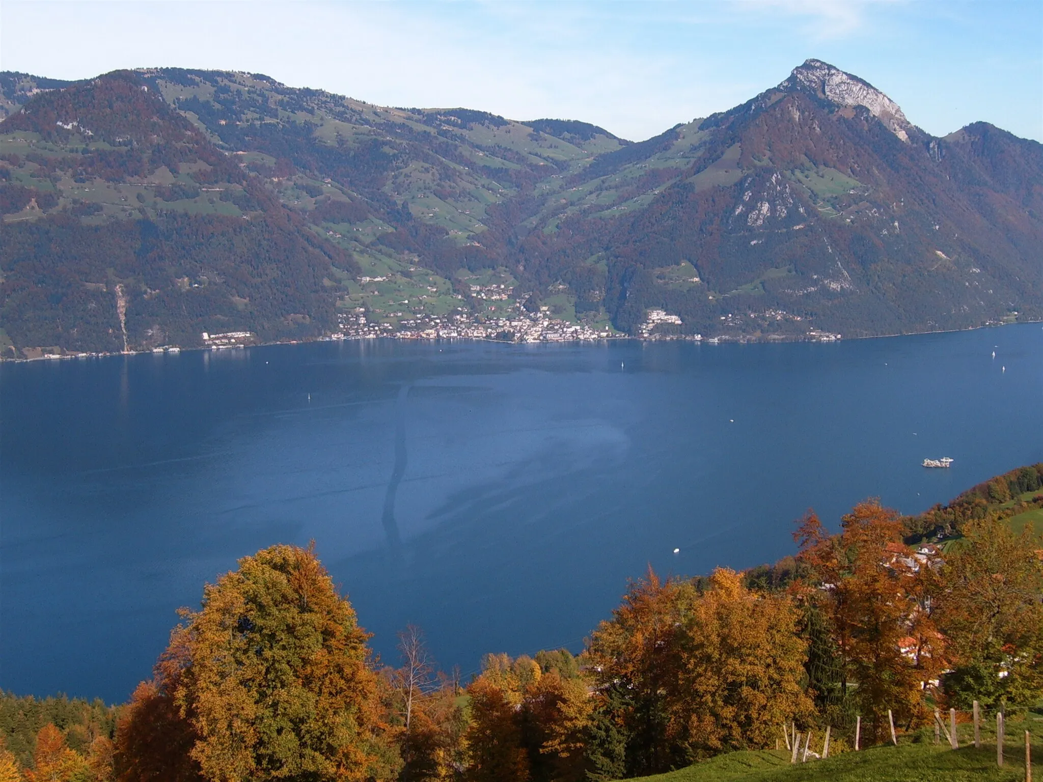 Photo showing: Gersau, seen from Emmetten (Lake Lucerne, Central Switzerland)