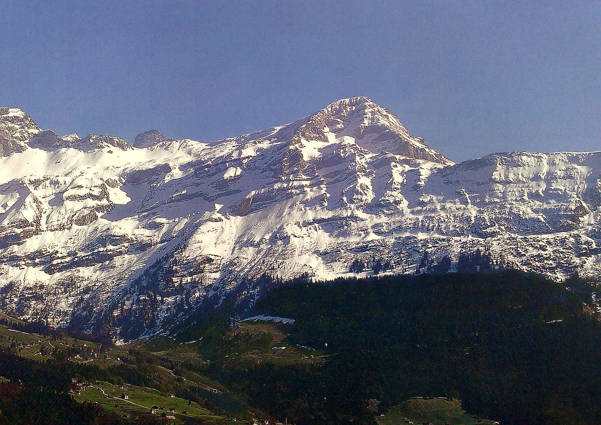 Photo showing: Bälmeten mit Schnee,Schattdorfer Seite