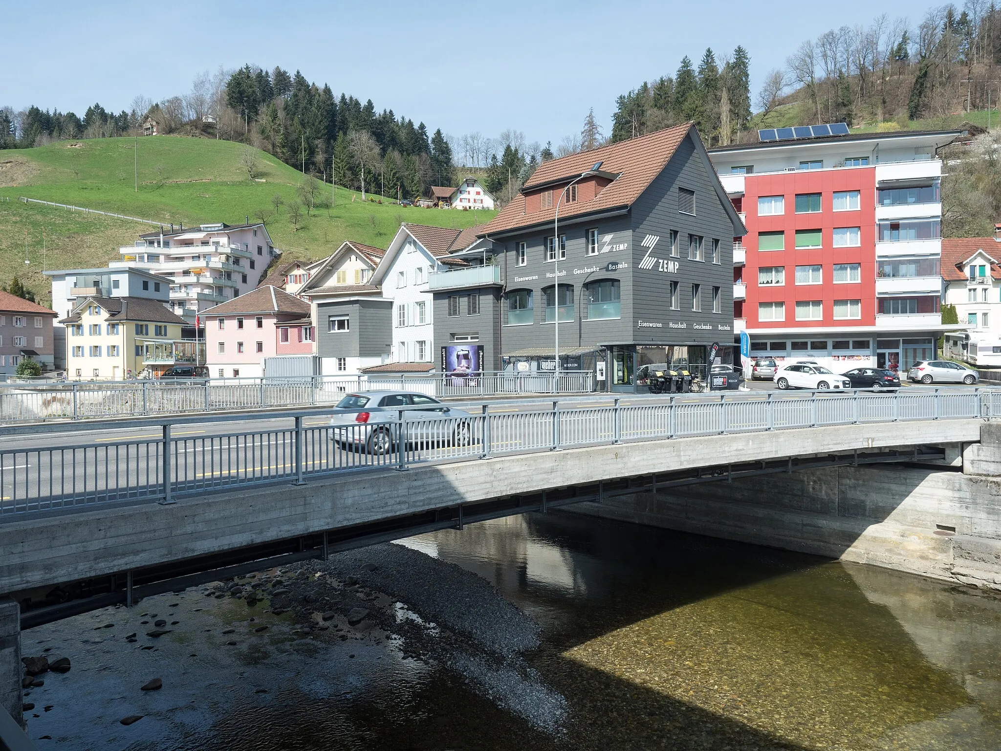 Photo showing: Cantonal Road Bridge over the Kleine Emme River, Wolhusen, Canton of Lucerne, Switzerland