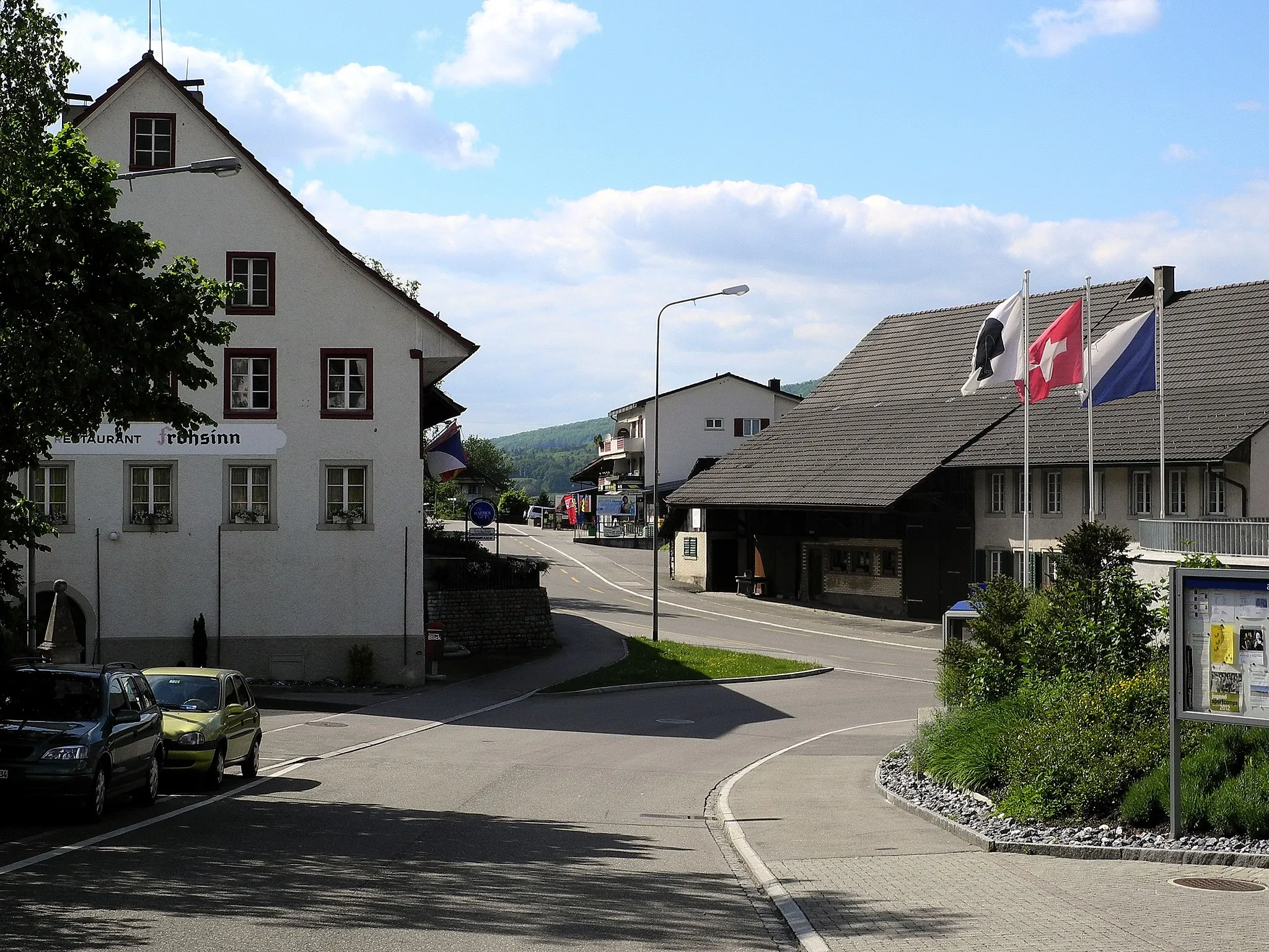 Photo showing: Hauptstrasse, Oberdorfstrasse, Dänikon (Switzerland)