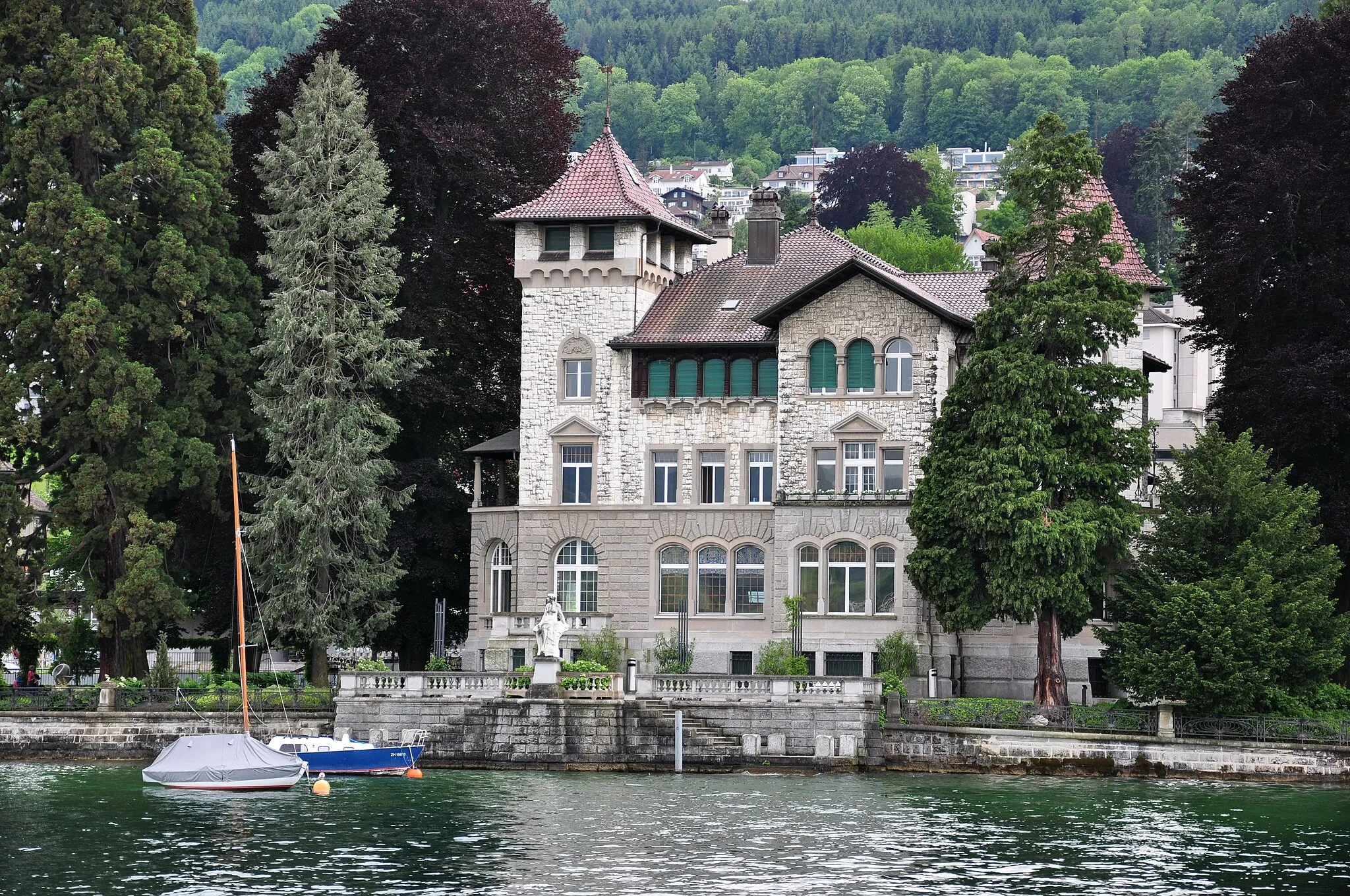 Photo showing: Villa Seerose in Horgen (Switzerland) as seen from ZSG motorship Wädenswil