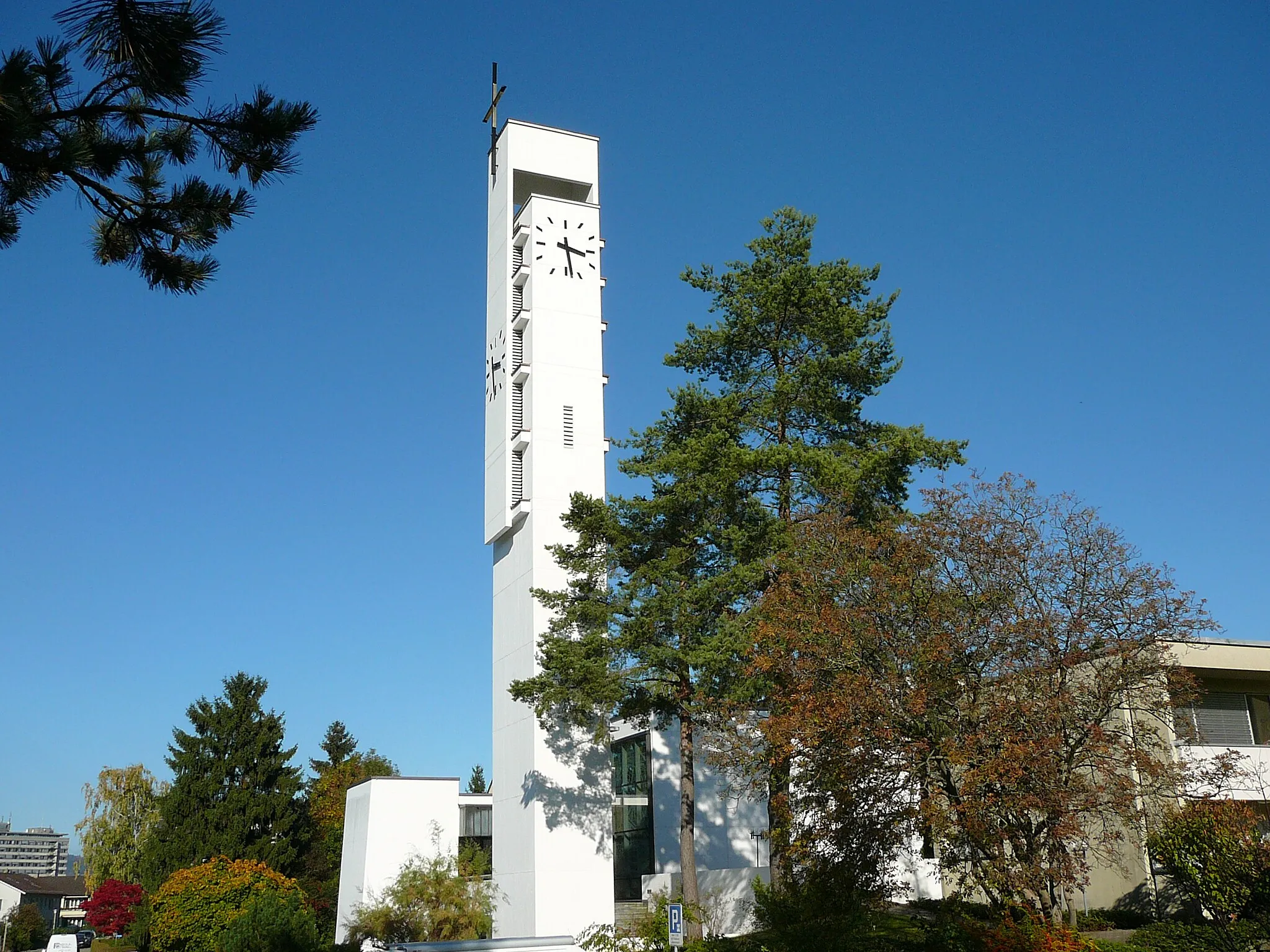 Photo showing: Römisch-katholische Pfarrkirche Bruder Klaus Urdorf, Aussenansicht