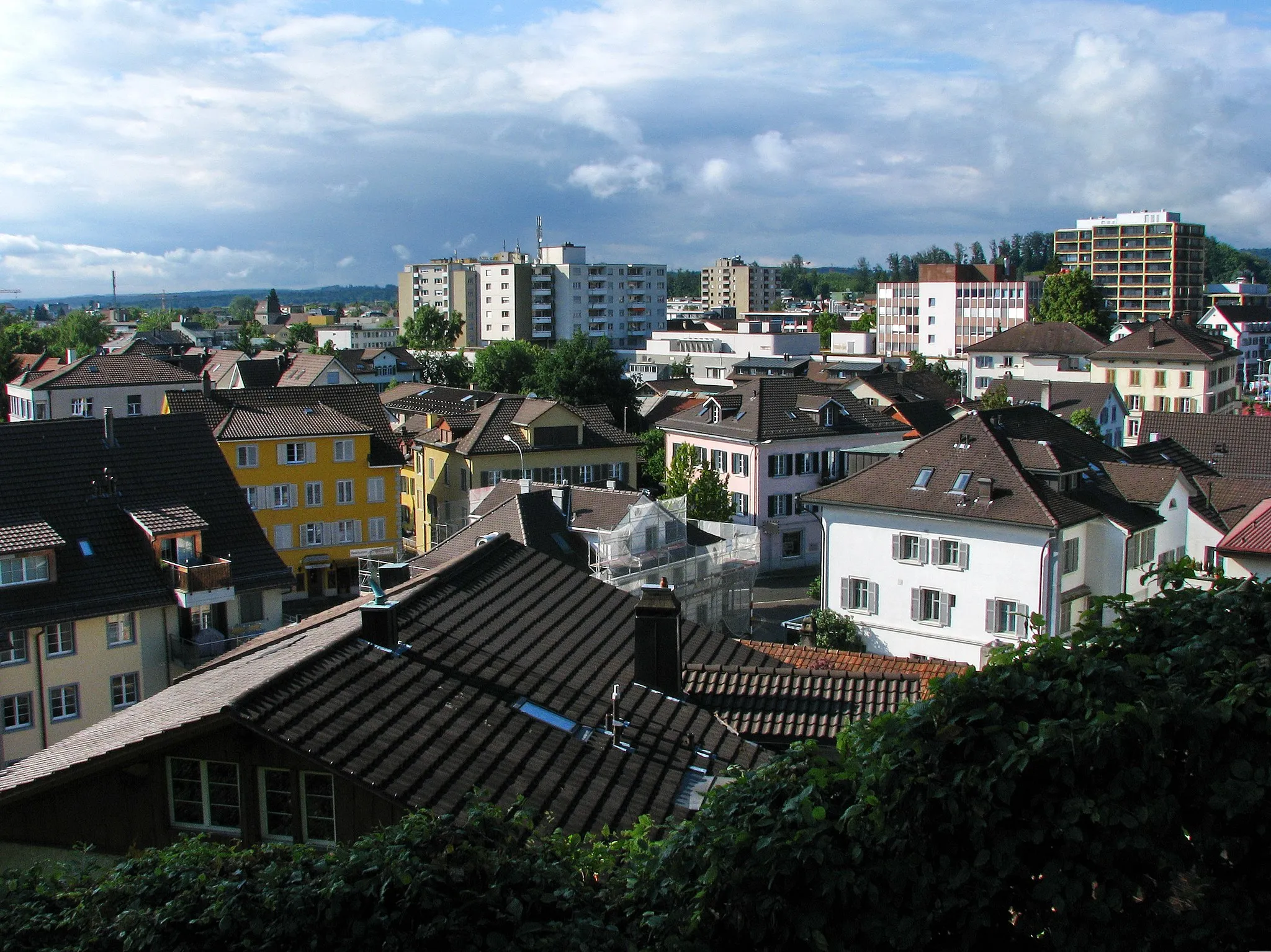 Photo showing: Uster-Kirchuster and inner city as seen from Uster castle