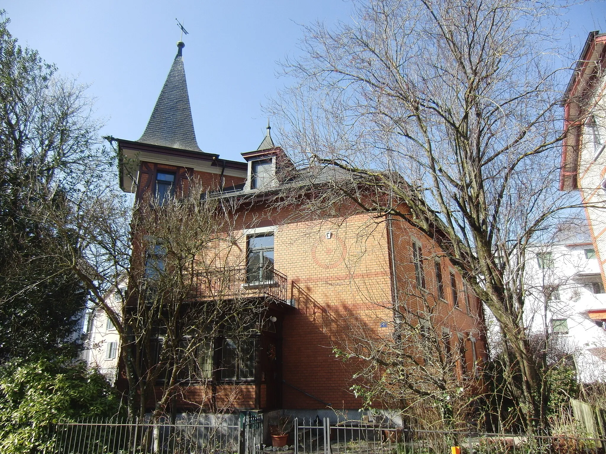 Photo showing: Haus Heinrichtstrasse 1 (vorderer Teil) und  Ruhtalstrasse 30 (hinterer Teil)