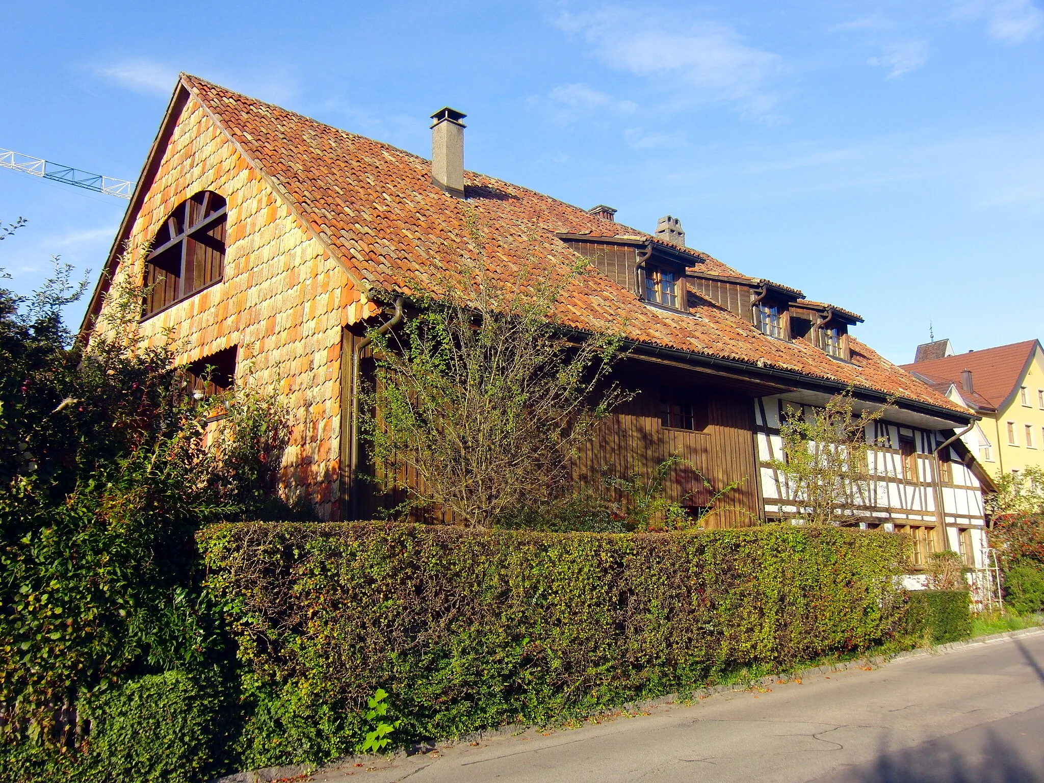 Photo showing: Farmhouse Bachtelstrasse 90-96.