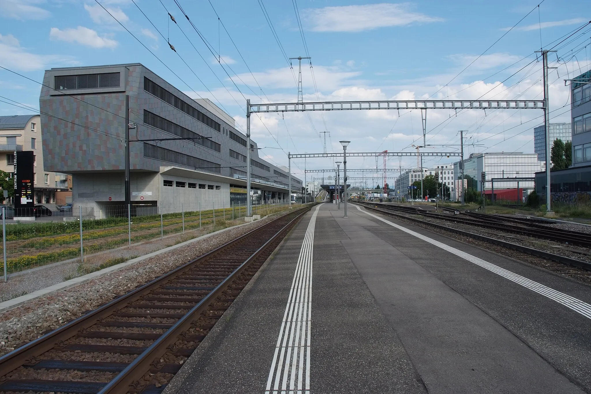 Photo showing: Wallisellen train station