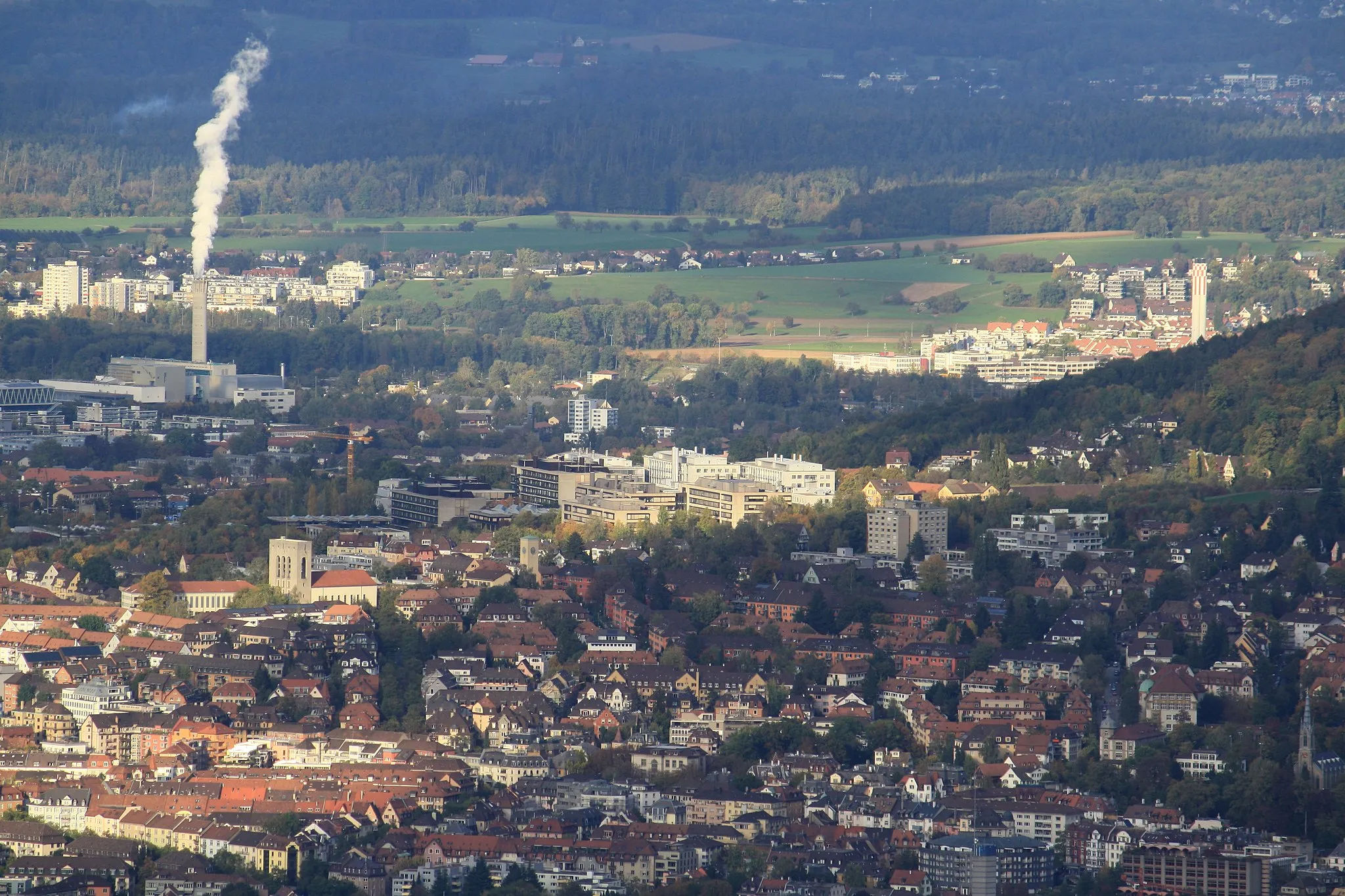 Photo showing: Zürich-Oberstrass, Irchelpark faculty and Oerlikon, as seen from Uetliberg Aussichtsturm, Wallisellen and Opfikon in the background.