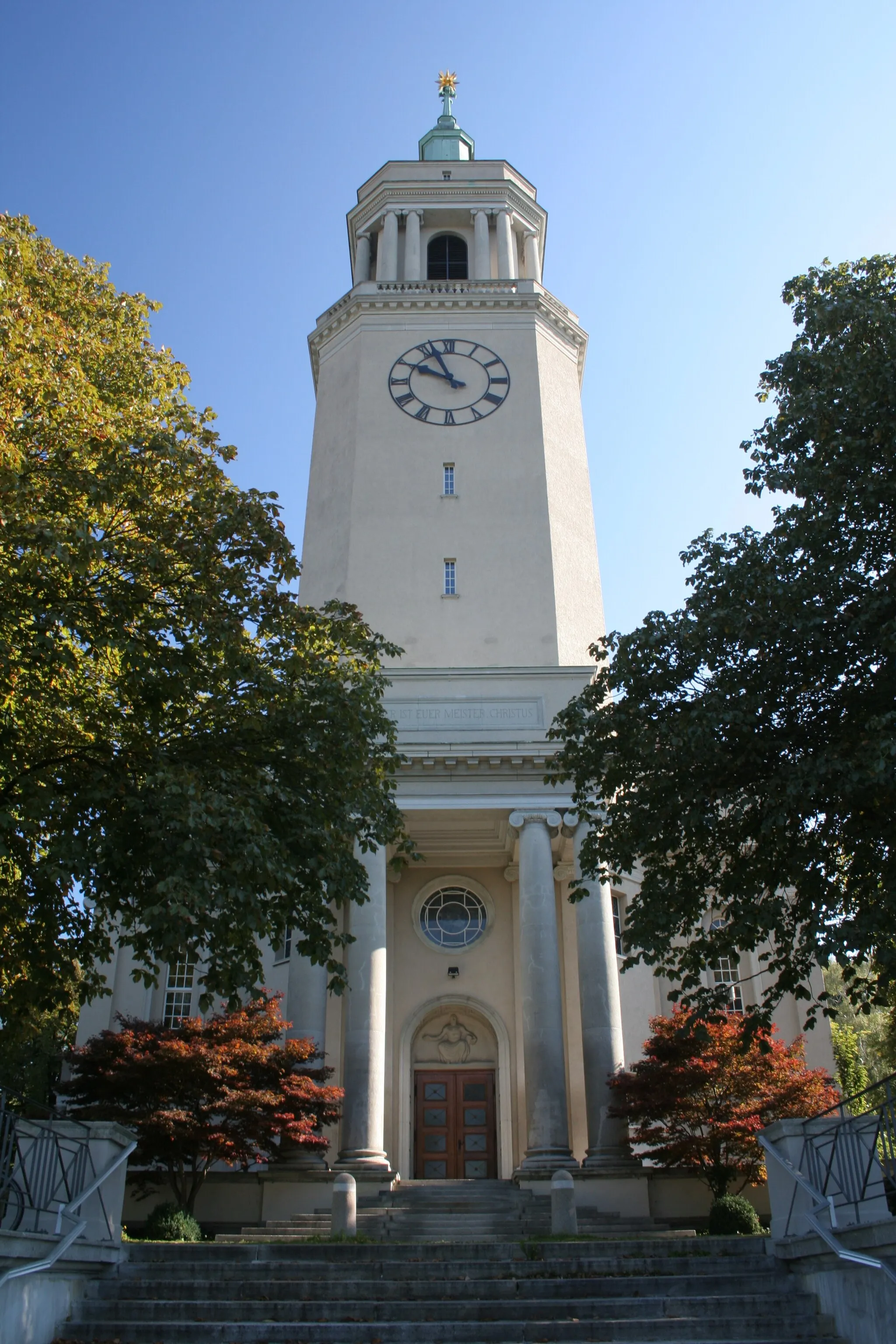 Photo showing: Grosse Kirche Fluntern, Zürich, Schweiz Die evangelisch-reformierte Kirche wurde 1920 von Karl Moser erbaut