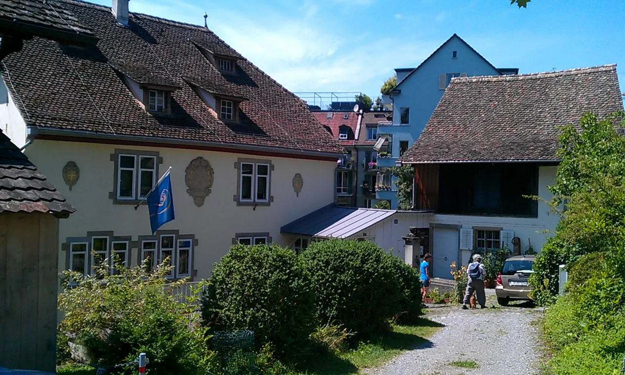 Photo showing: Geigenbauer Rast