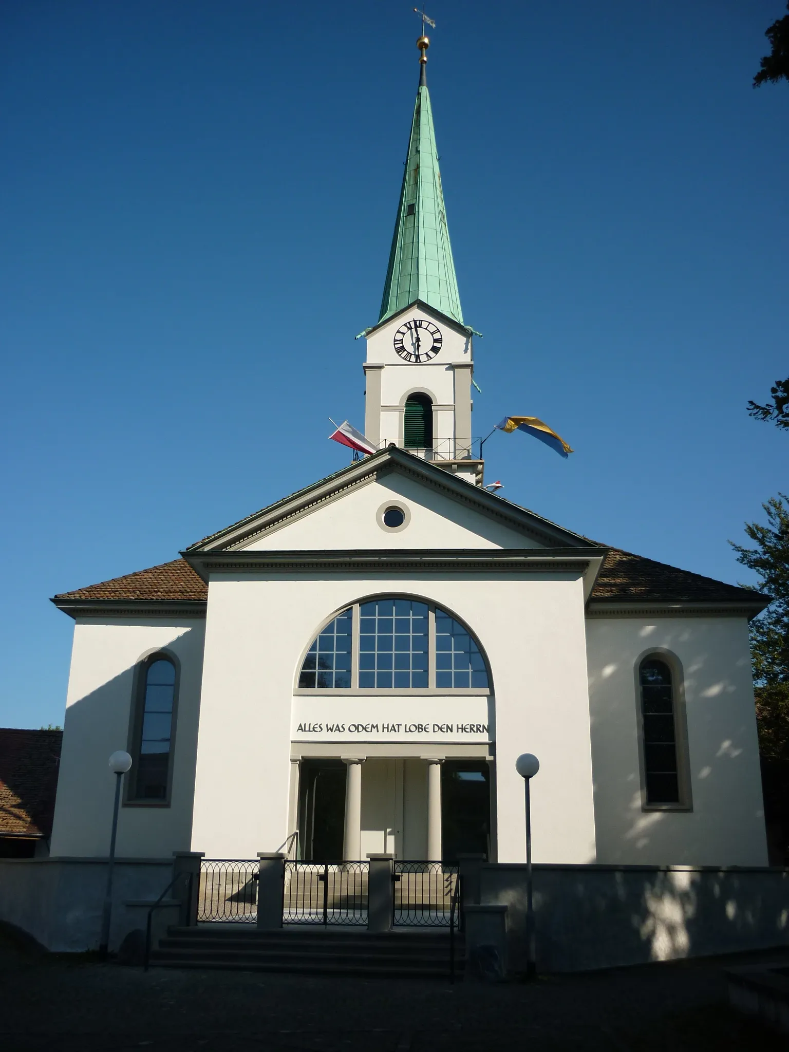 Photo showing: Kirche Albisrieden-Zürich, Schweiz, renoviert 2011