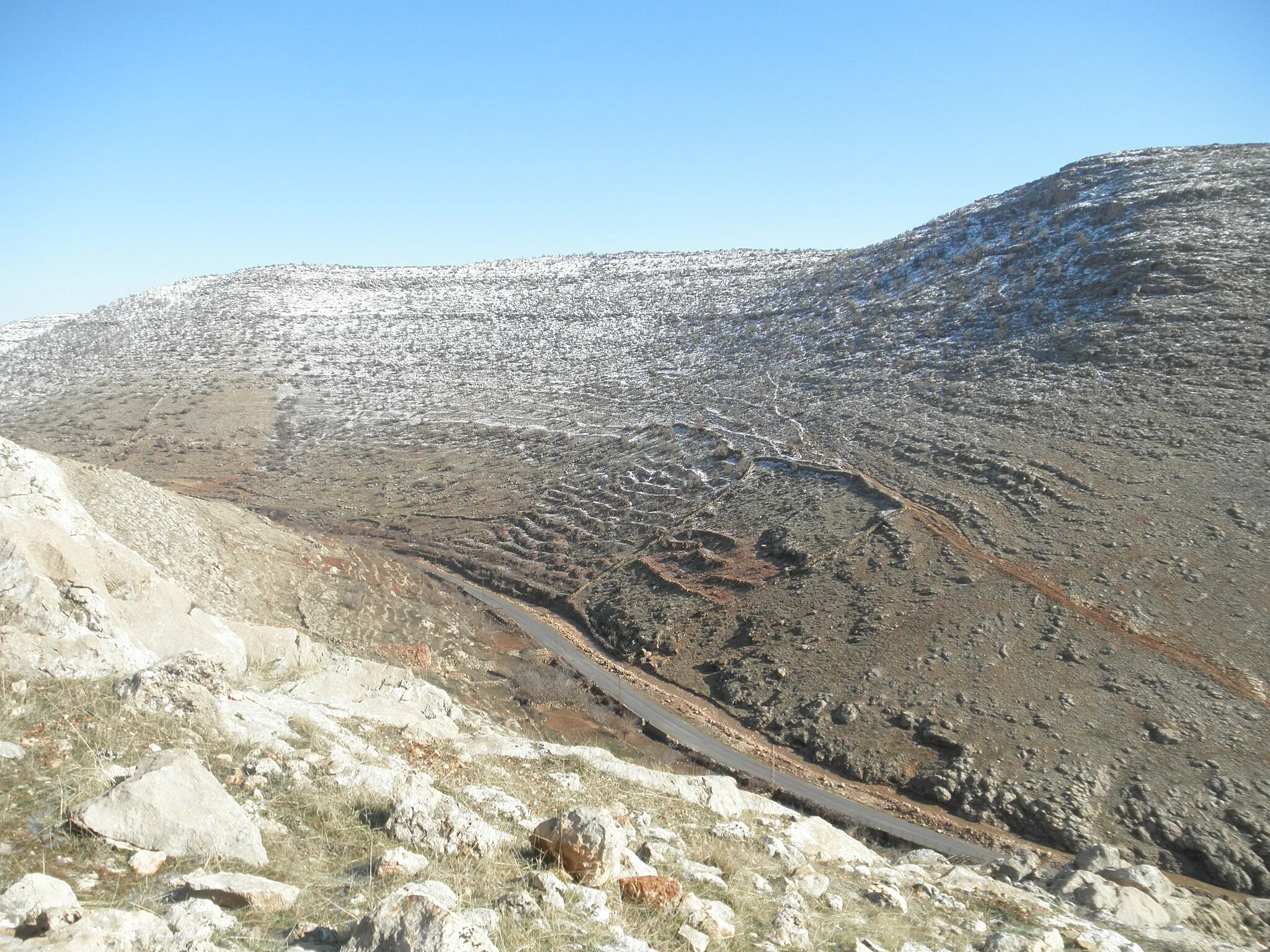 Photo showing: Valley of Aşan in Kerboran.