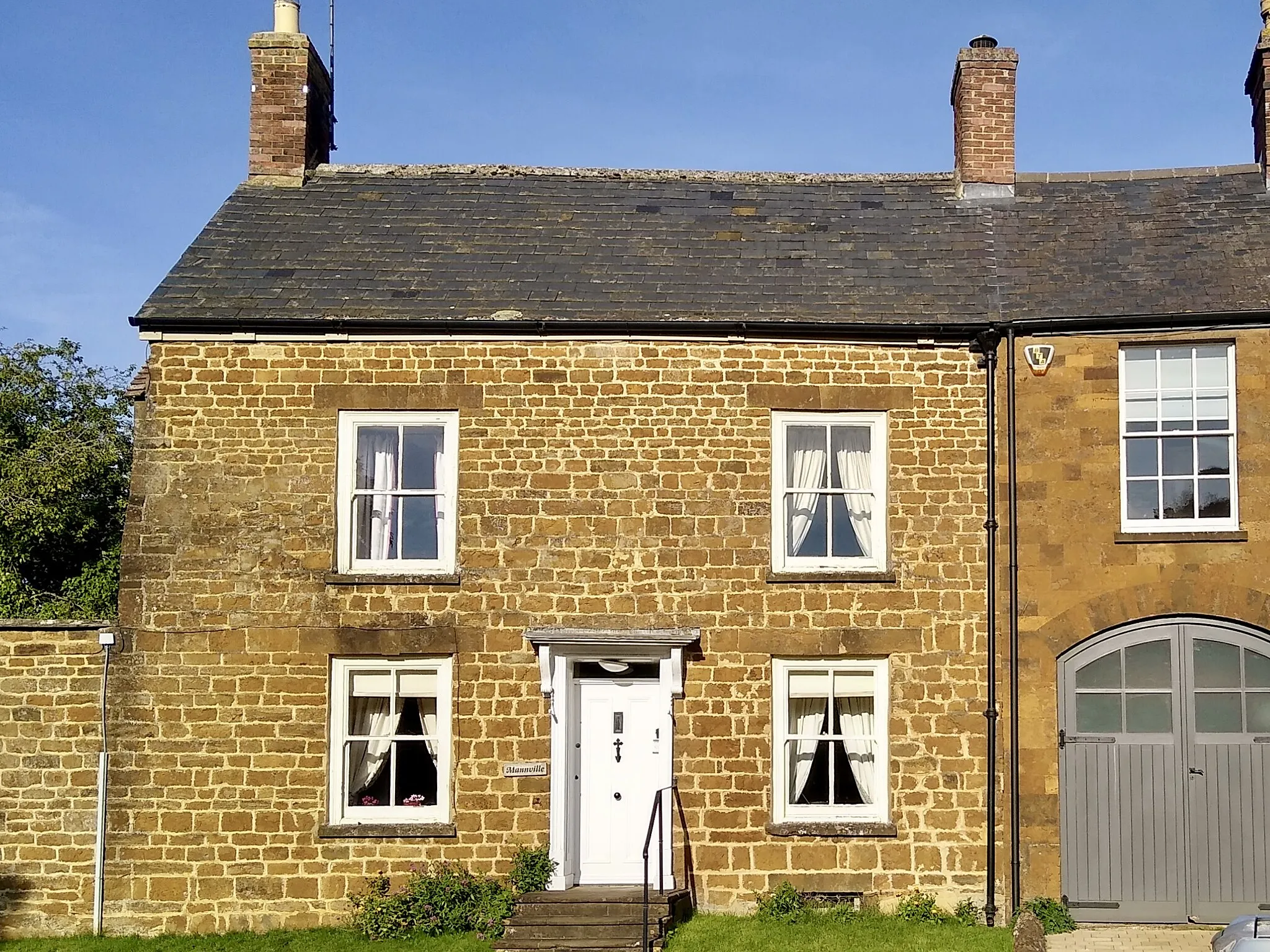 Photo showing: Mannville, High Street, Adderbury, Banbury, Oxfordshire