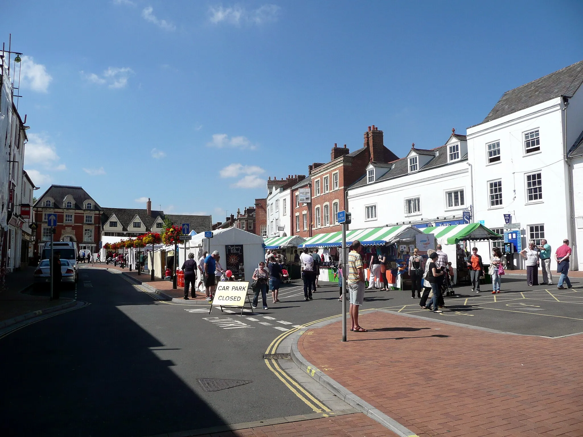 Photo showing: Banbury Market Place.