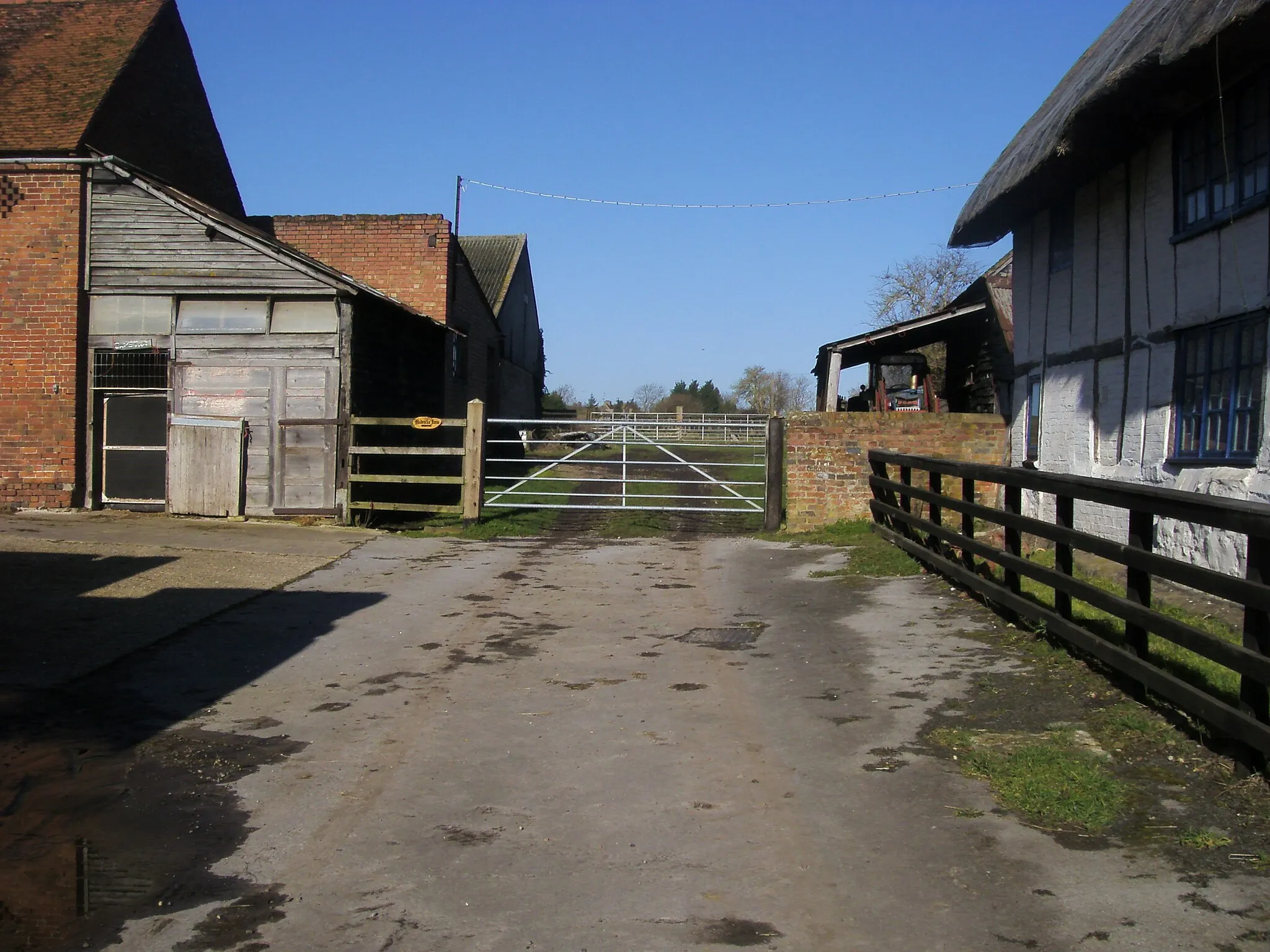 Photo showing: Baldrick's Farm Baldrick's Farm off Aylesbury Road Bierton