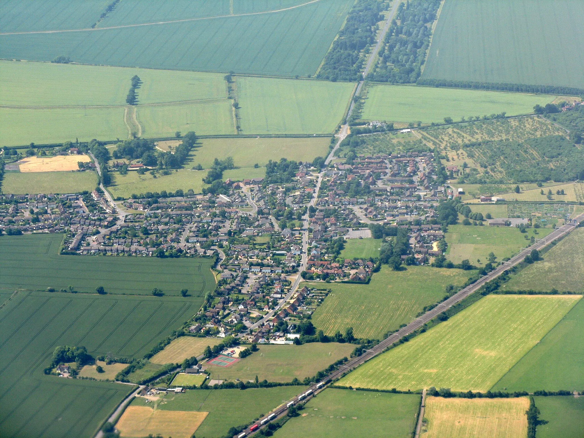 Photo showing: Cheddington from above Ivinghoe