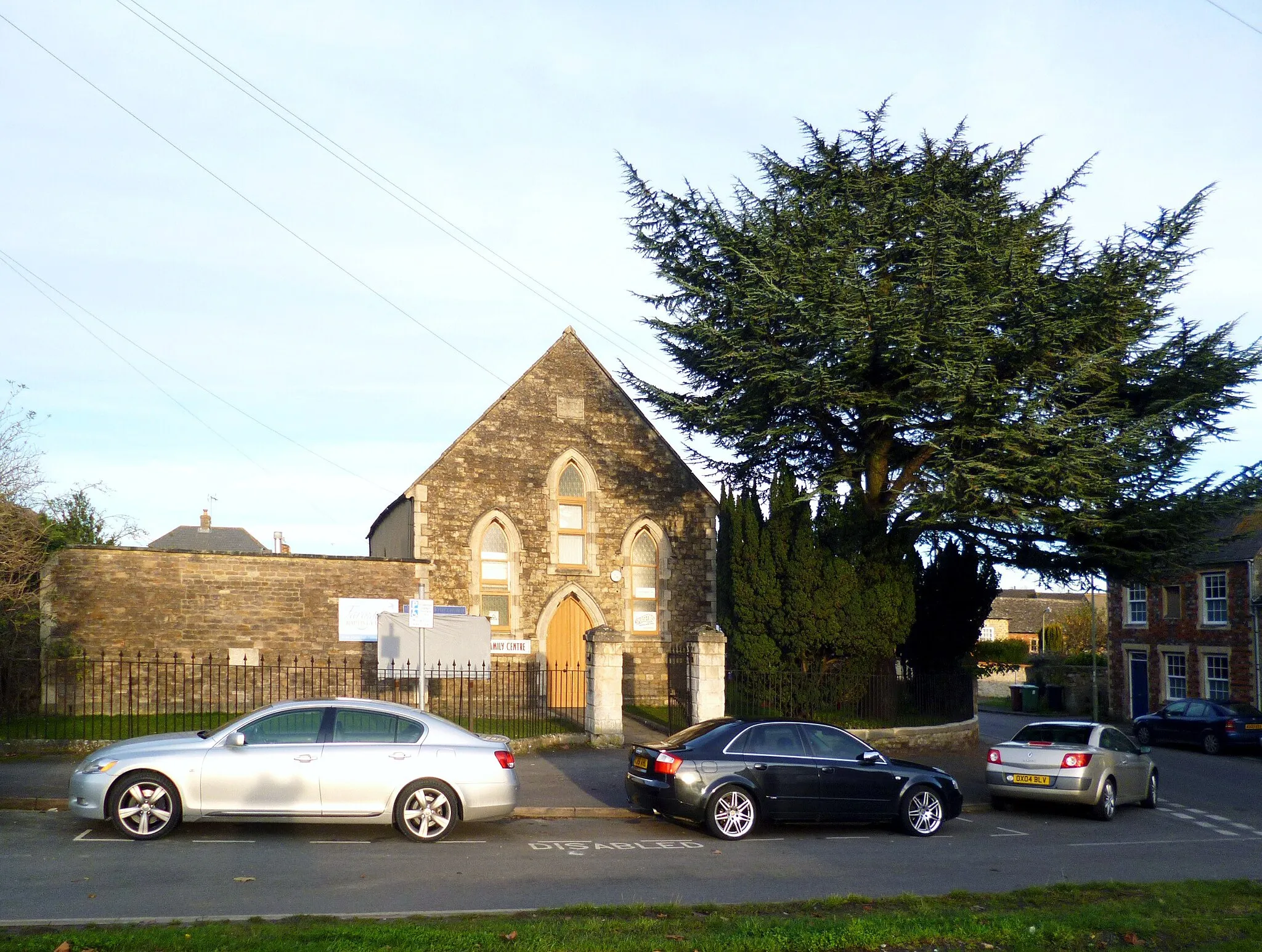 Photo showing: Baptist Church and Family Centre