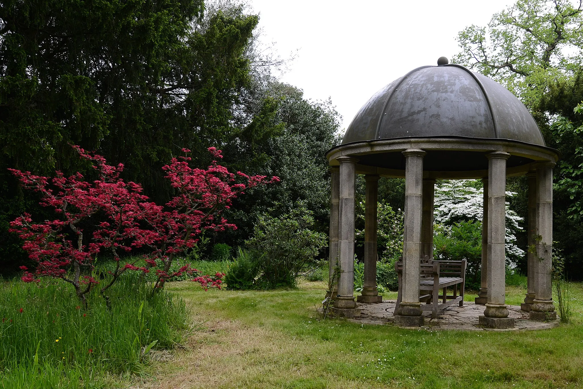 Photo showing: Kingston Bagpuize: Gazebo in Church Copse