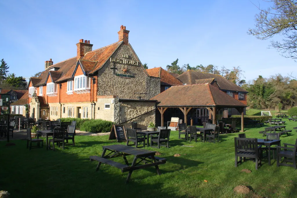 Photo showing: 'The Dog House' public house, Faringdon Road