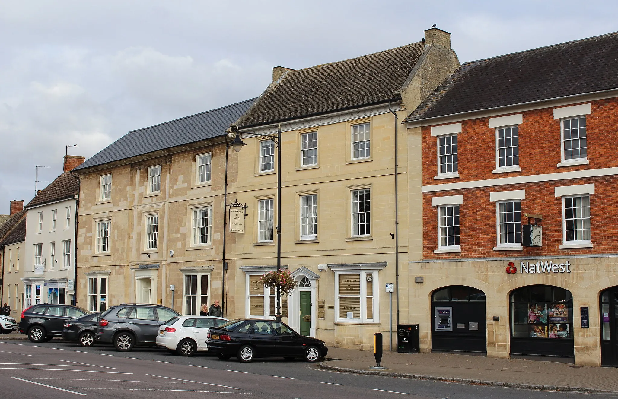 Photo showing: High Street, Olney, Buckinghamshire, England. October 2016.