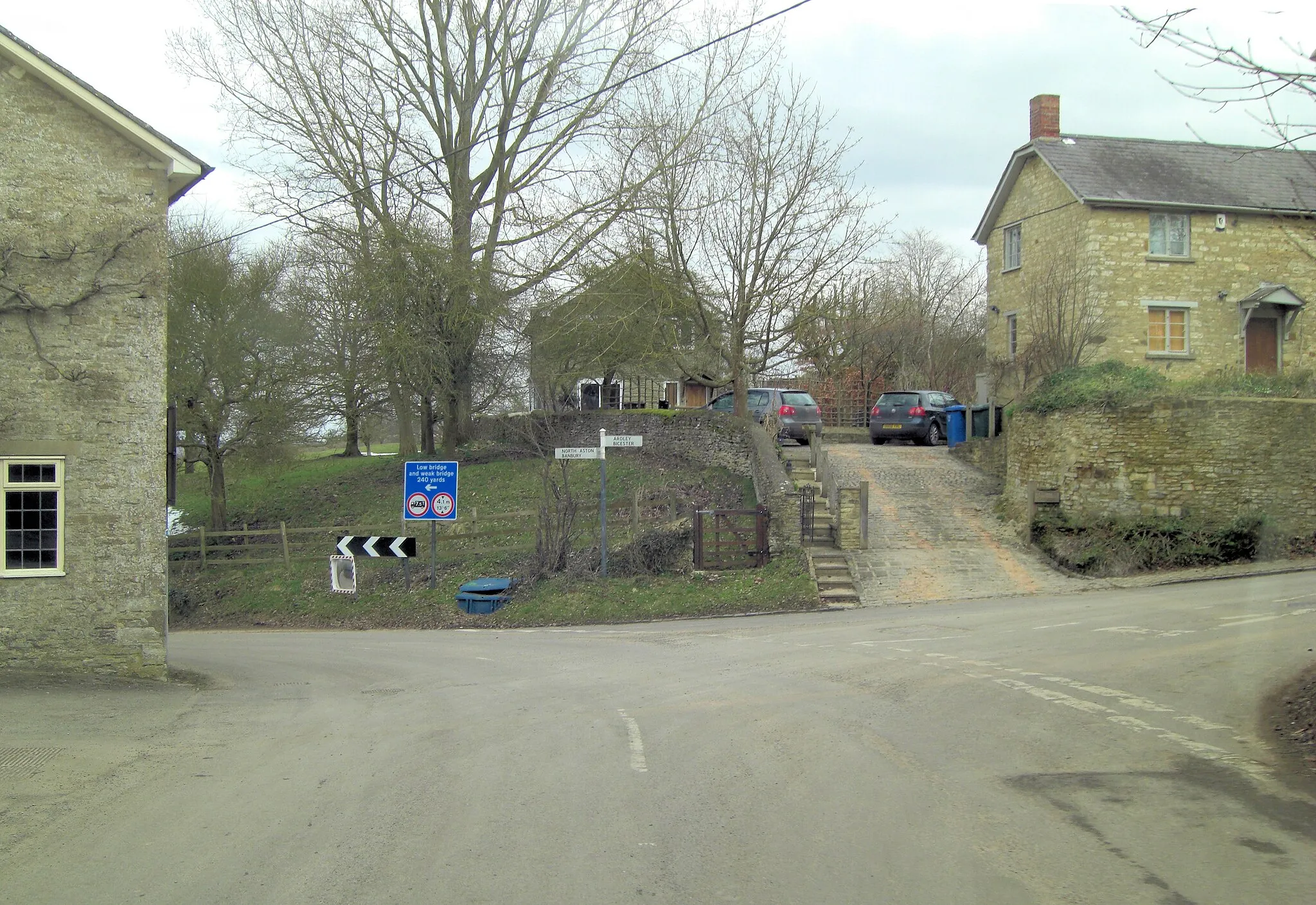 Photo showing: Somerton Road junction with Ardley Road