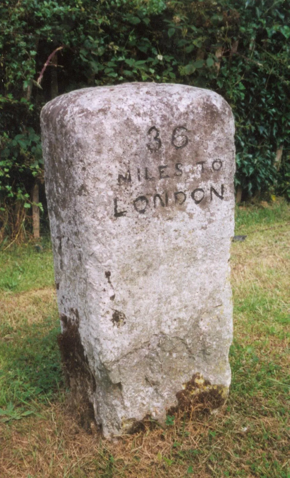 Photo showing: Old Milestone by the A40 in Stokenchurch