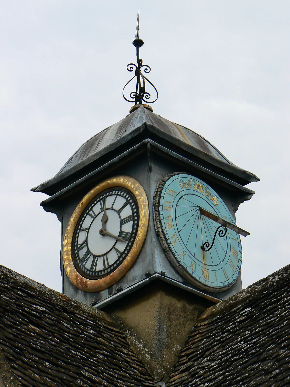 Photo showing: Timepieces, The Buttercross, Witney