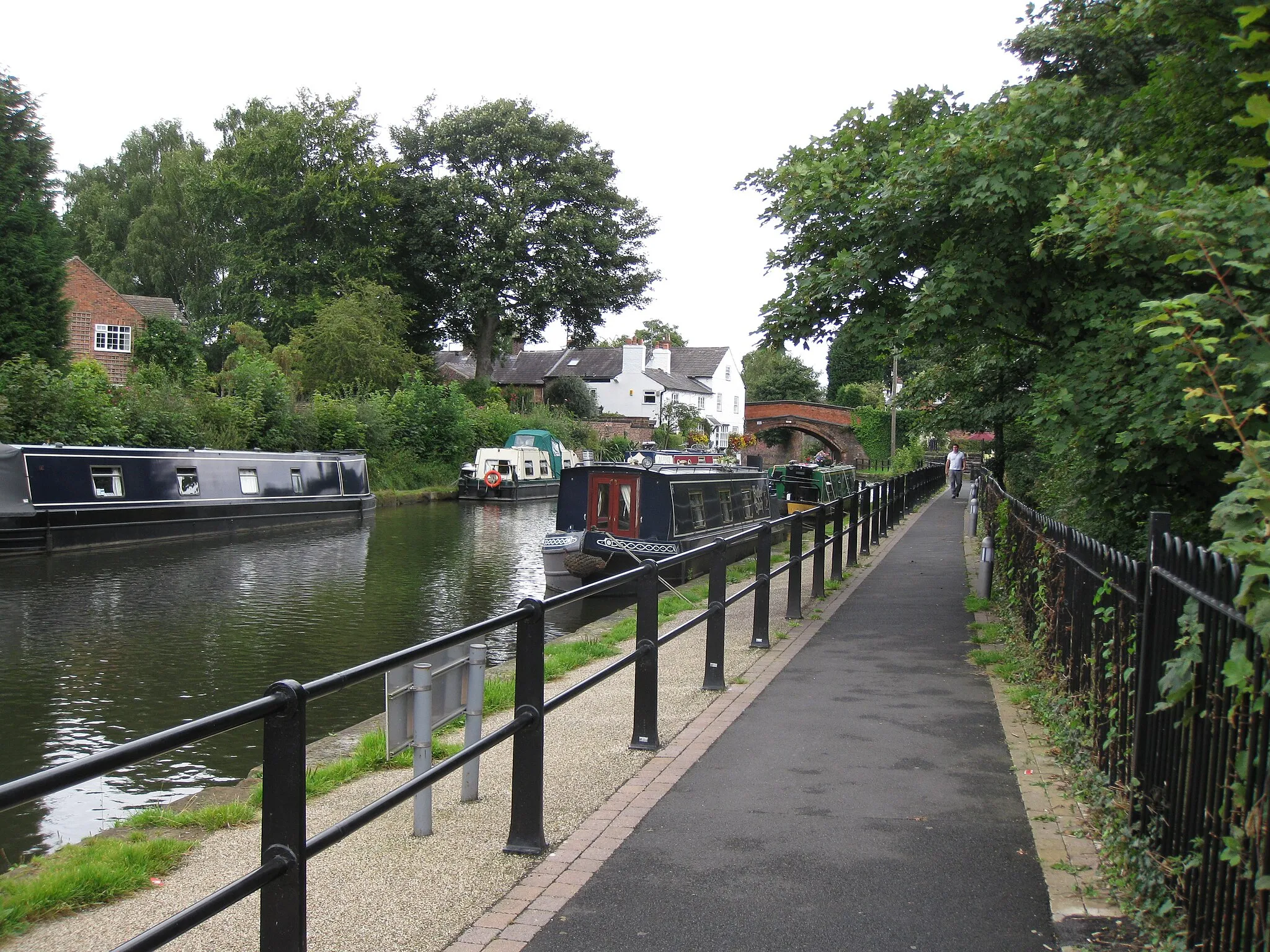 Photo showing: The Bridgewater Canal at Lymm