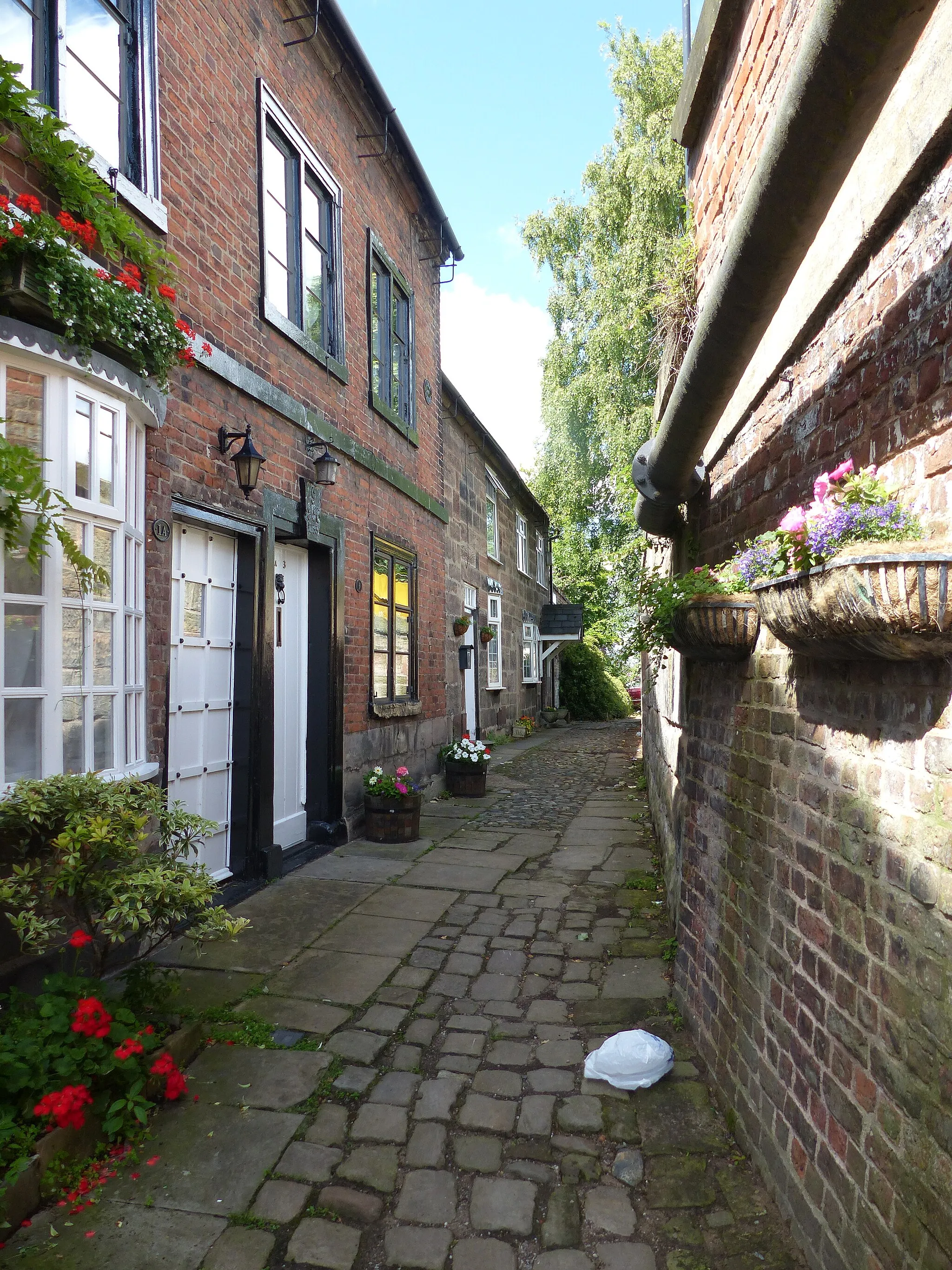 Photo showing: 1A and 3, Lymm Bridge: Grade II listed houses in Lymm, Cheshire