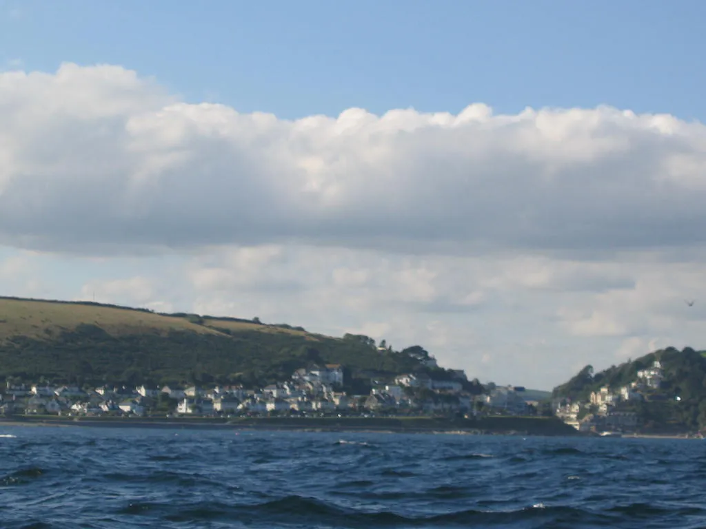 Photo showing: This image was taken by myself in August 2005. It shows the view back towards Looe from a boat trip around Looe Island.