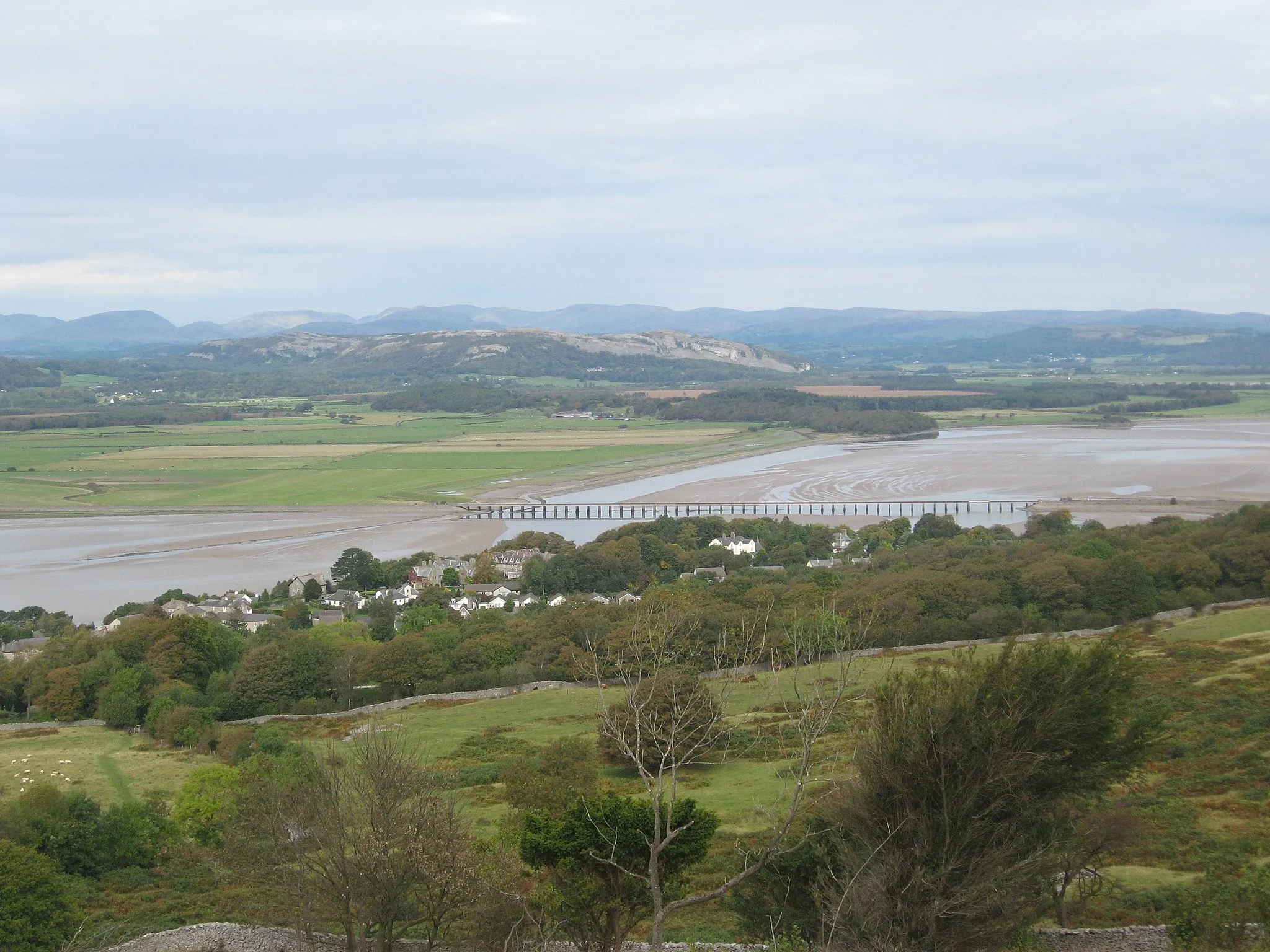 Photo showing: View of the Kent Estuary from Arnside Knott.