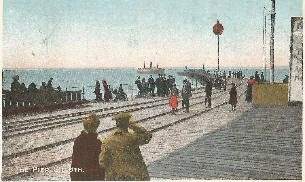 Photo showing: Picture postcard of Silloth Pier, England