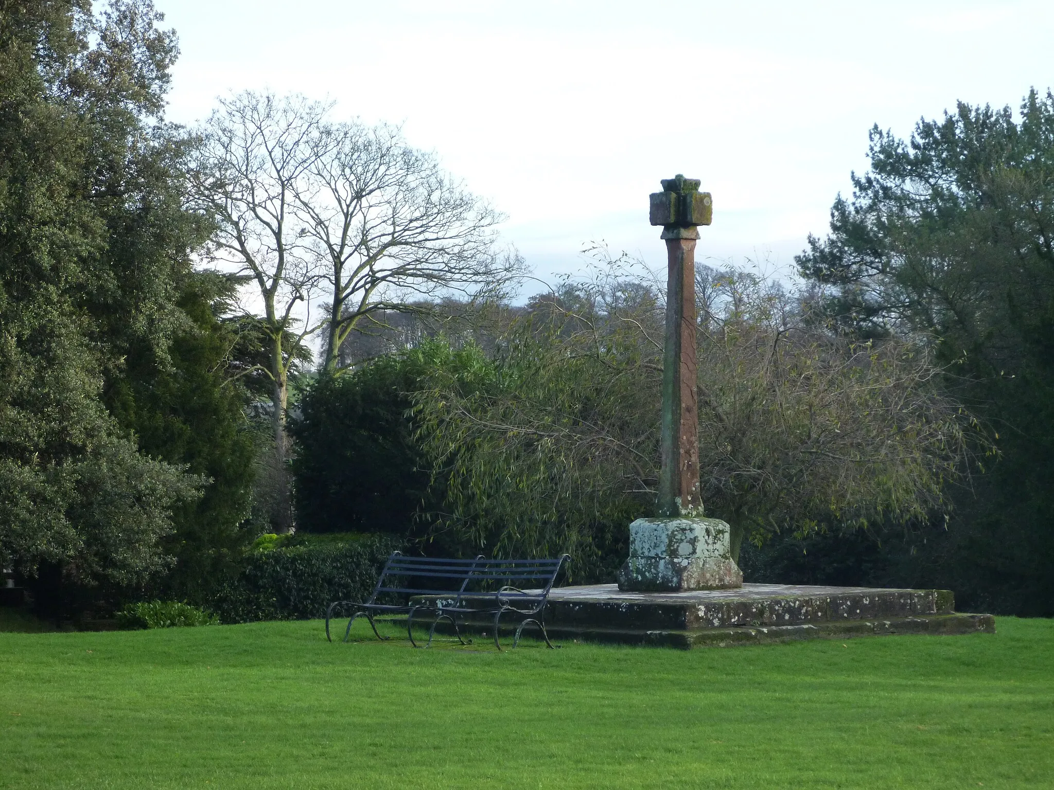 Photo showing: The Cross, Wetheral Village Green.