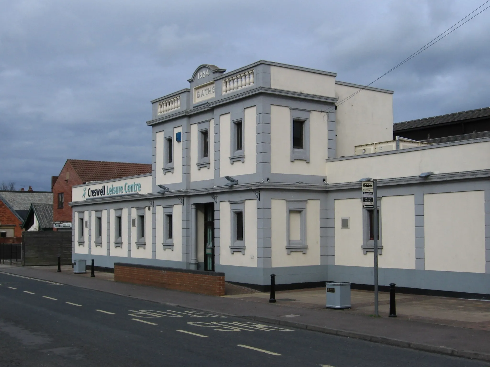 Photo showing: Creswell - Leisure Centre