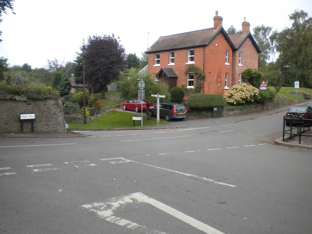 Photo showing: Almost crossroads, East Bridgford