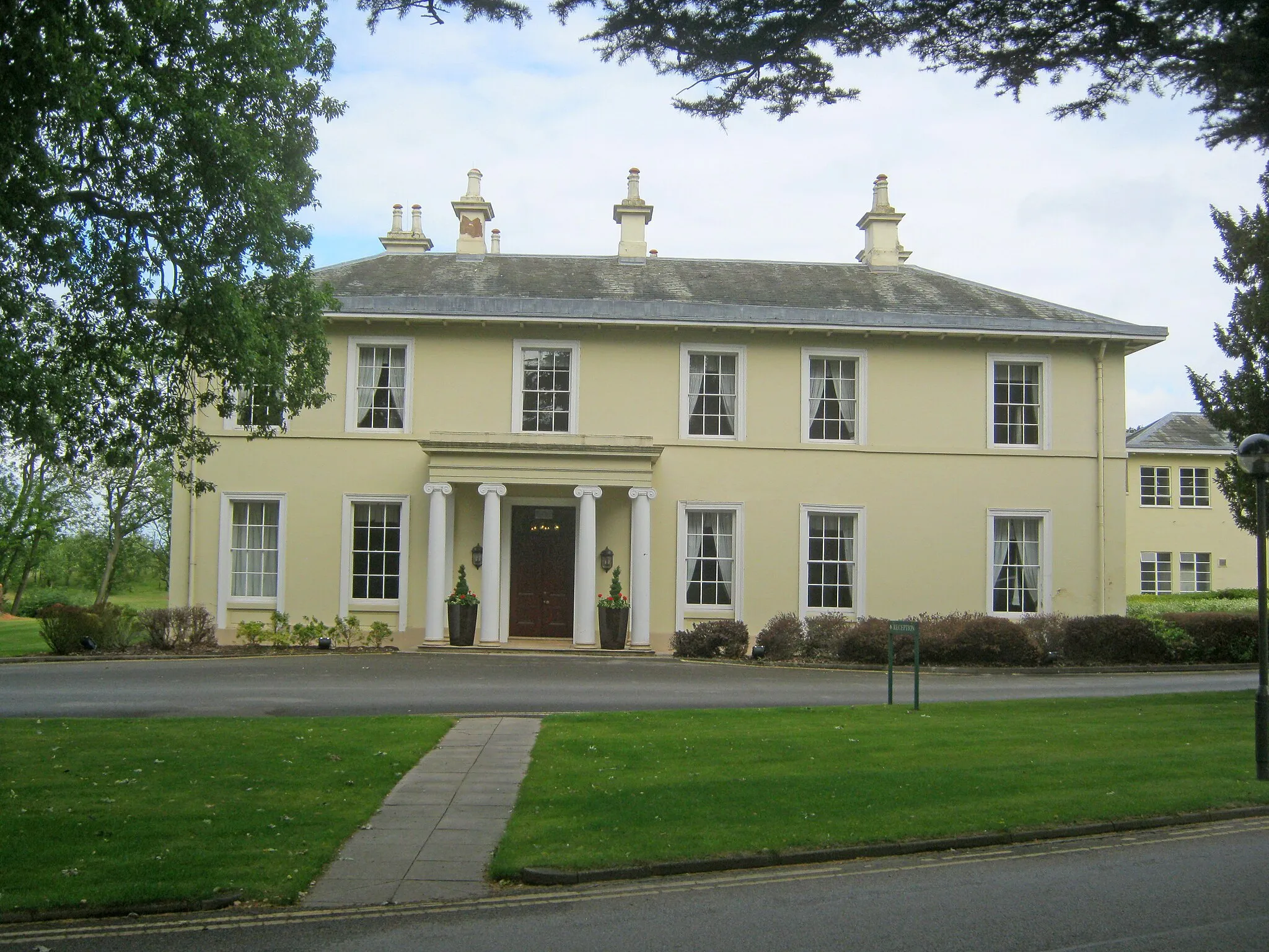 Photo showing: Eastwood Hall