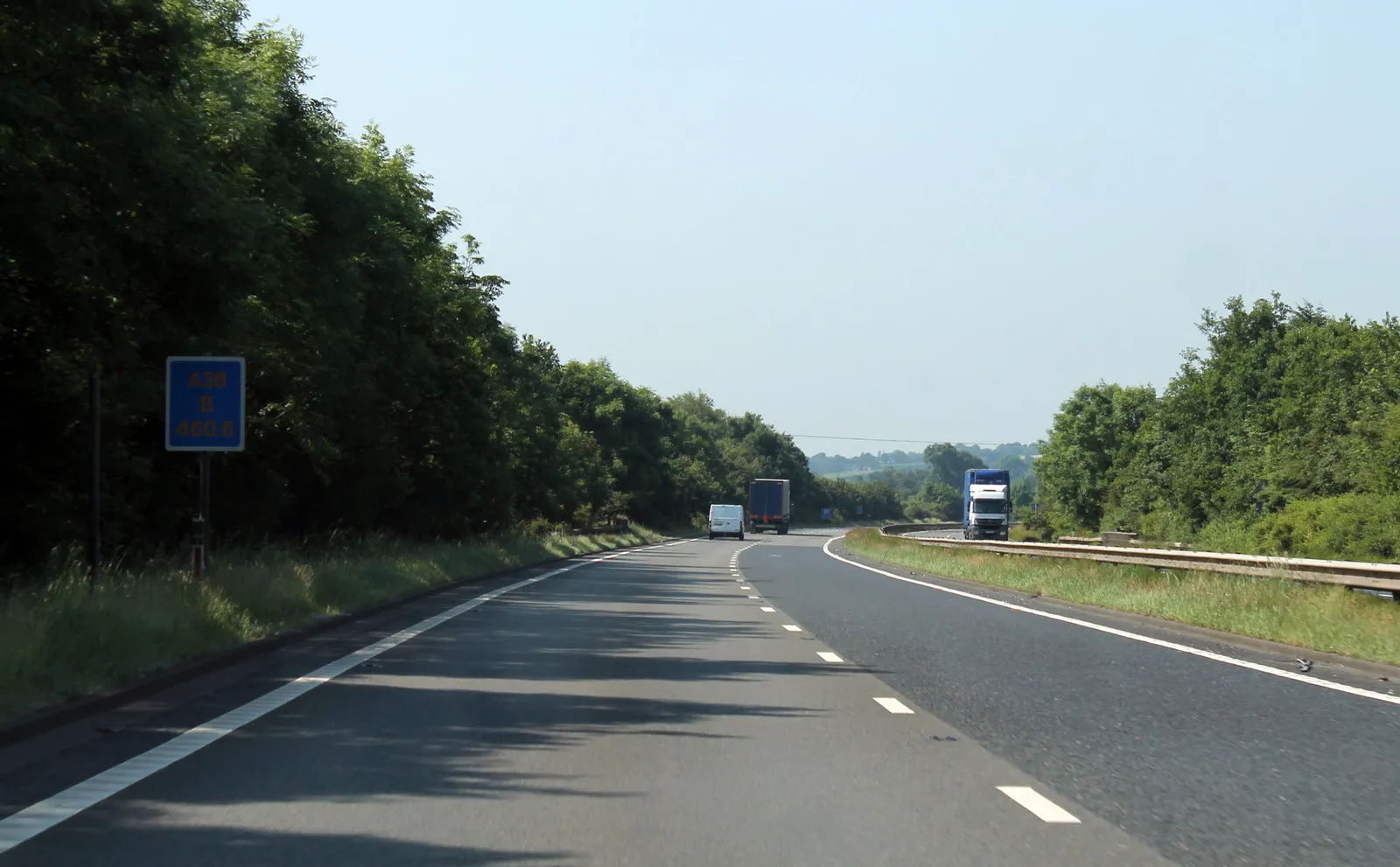 Photo showing: A28 at marker B 460.6