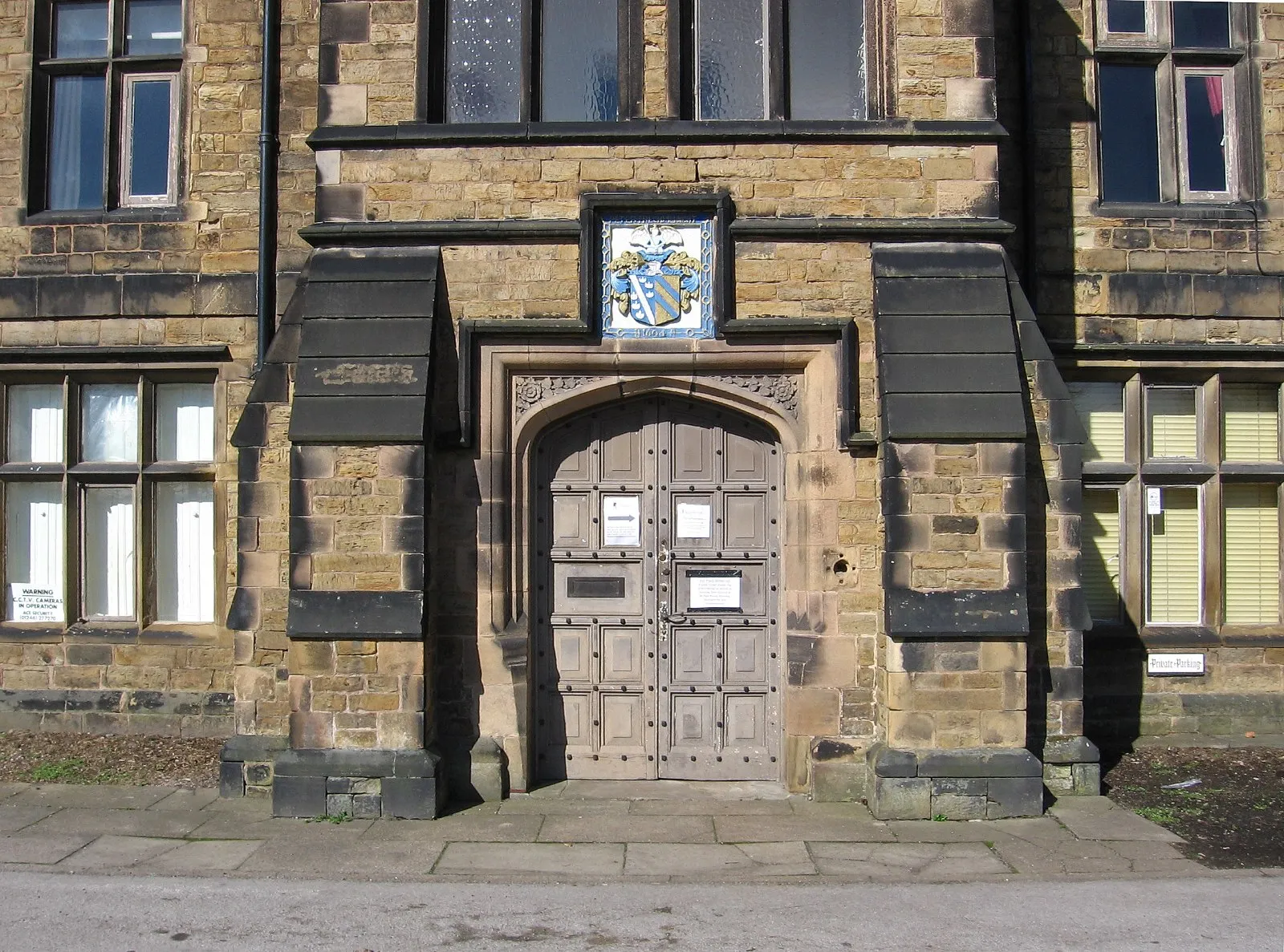 Photo showing: Staveley - Staveley Hall - front entrance