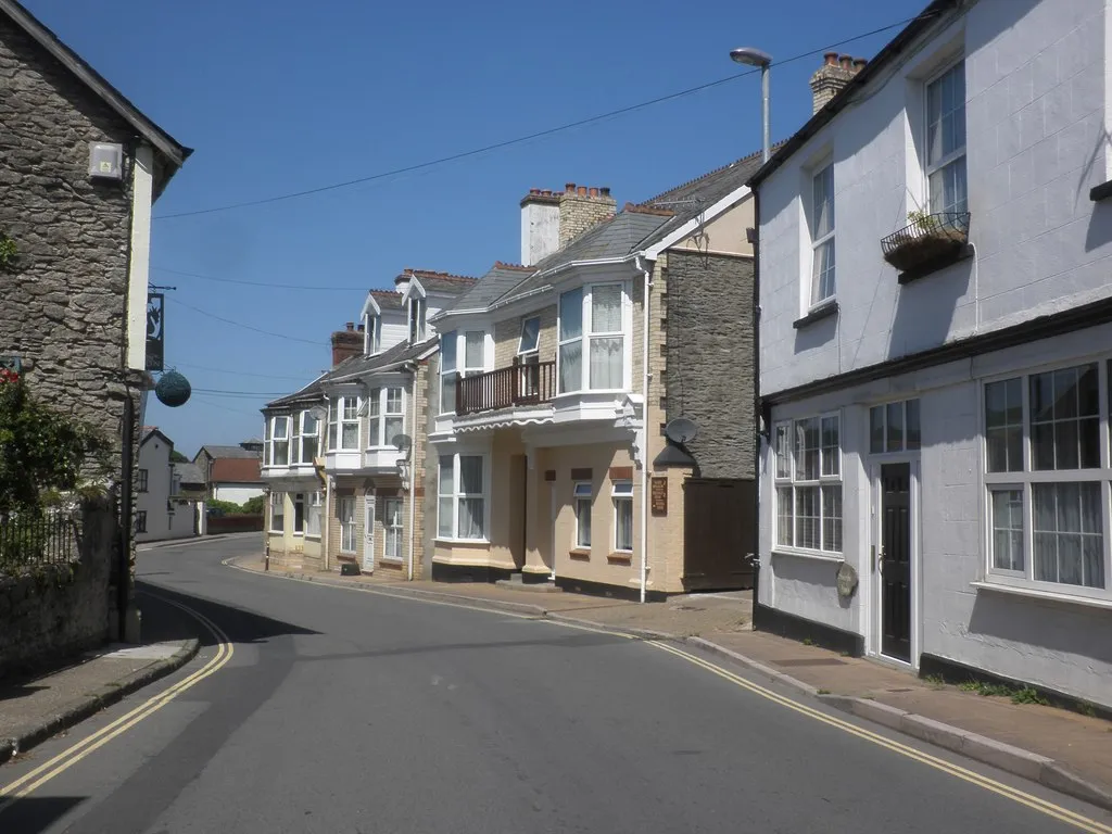Photo showing: Bend in Castle Street, Combe Martin