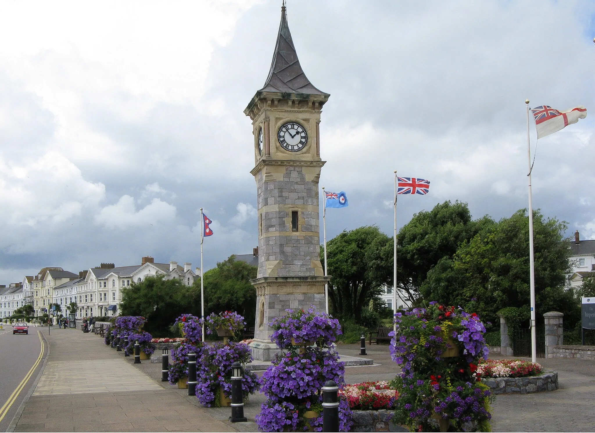 Photo showing: The Queen Victoria Diamond Jubilee Clock Tower on the Exmouth seafront, South Devon, England.