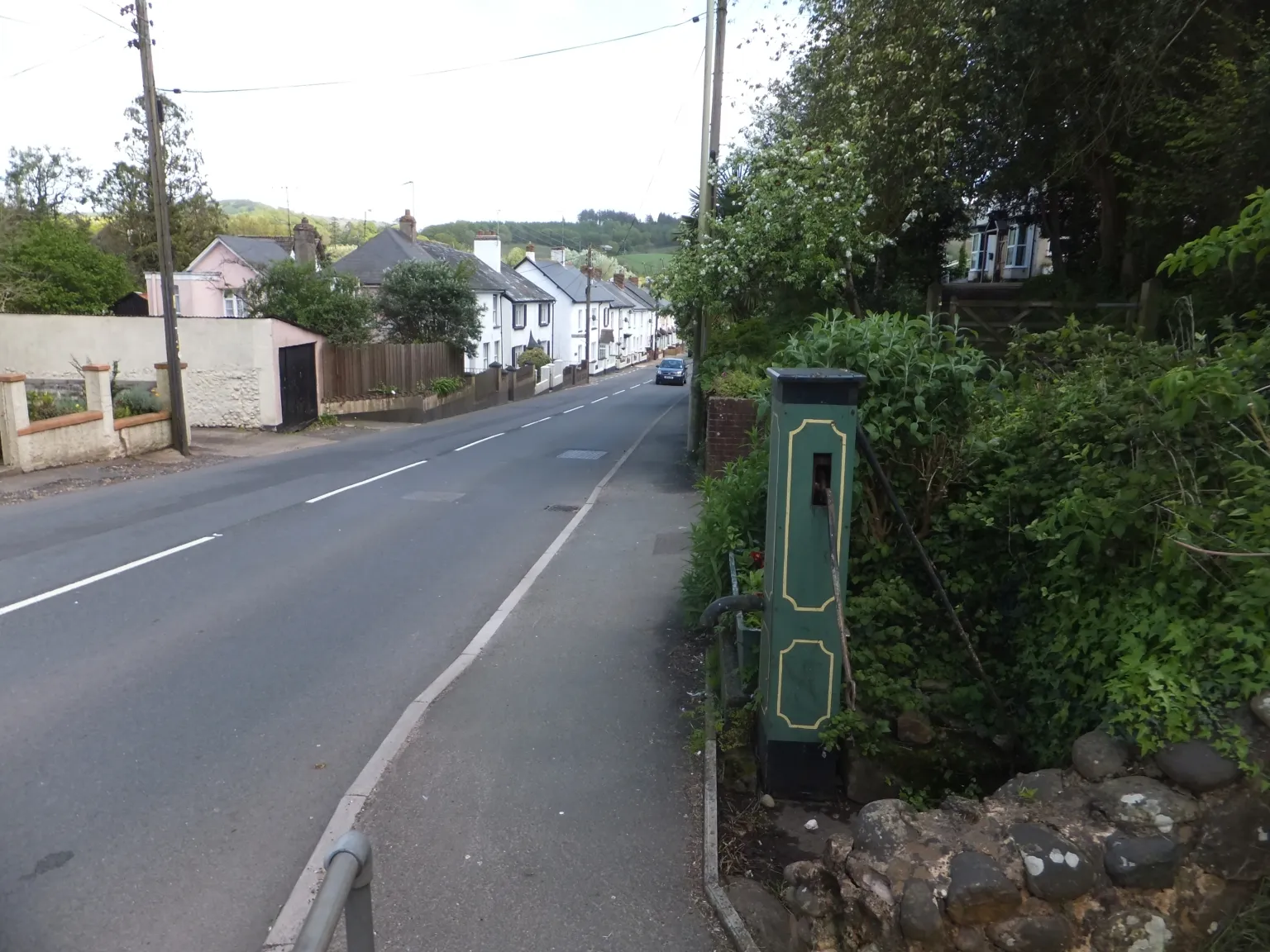 Photo showing: Former pump in the main street of Newton Poppleford