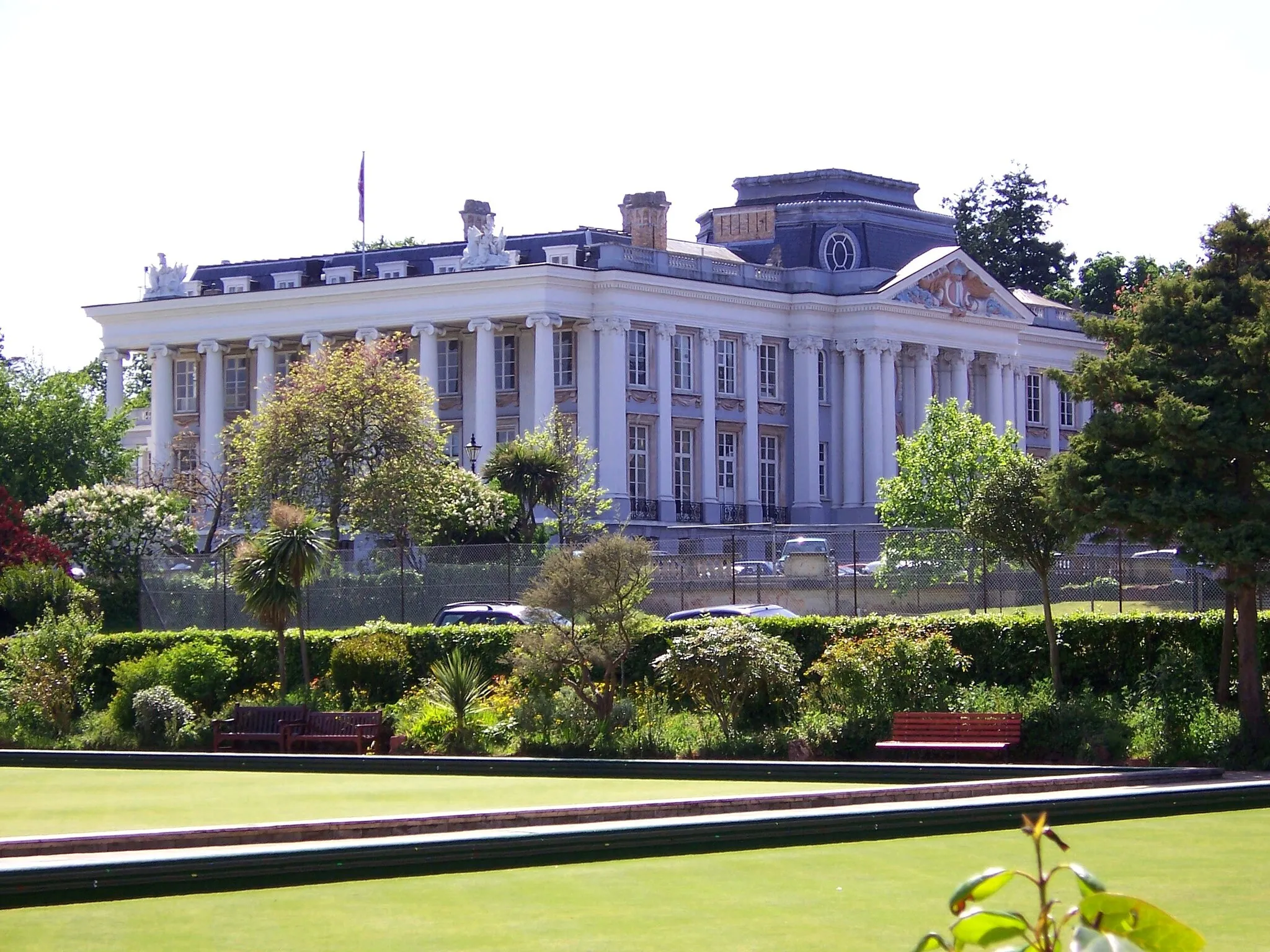 Photo showing: View of en:Oldway Mansion from north east.