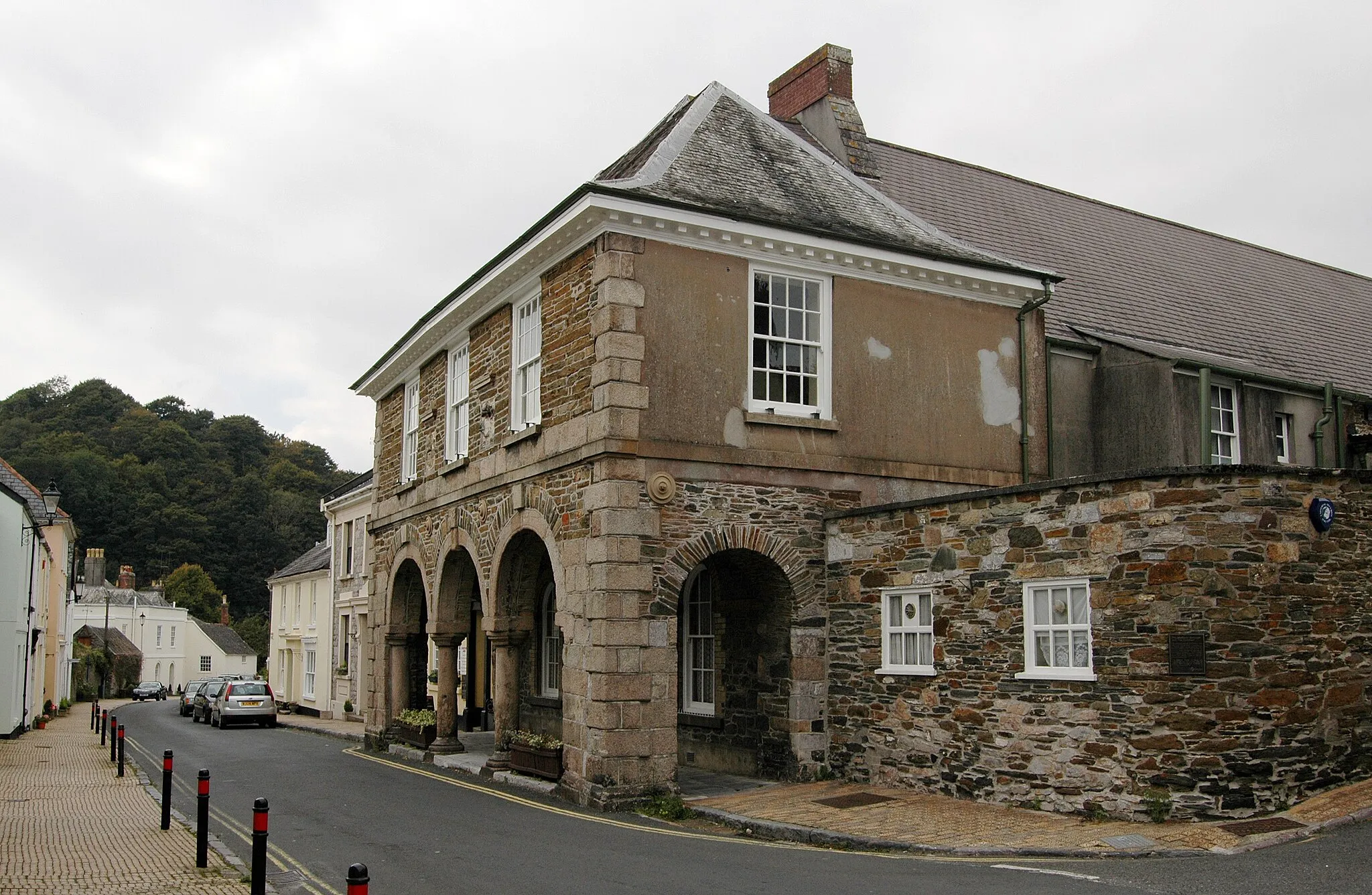 Photo showing: Plympton Guildhall, in Plympton, Devon. The building dates to 1696