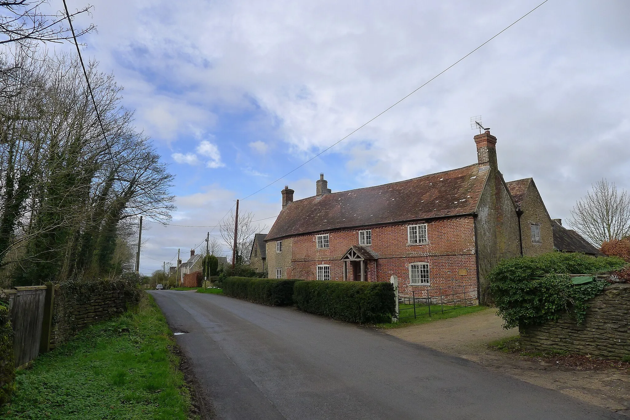 Photo showing: Redlynch Farm House