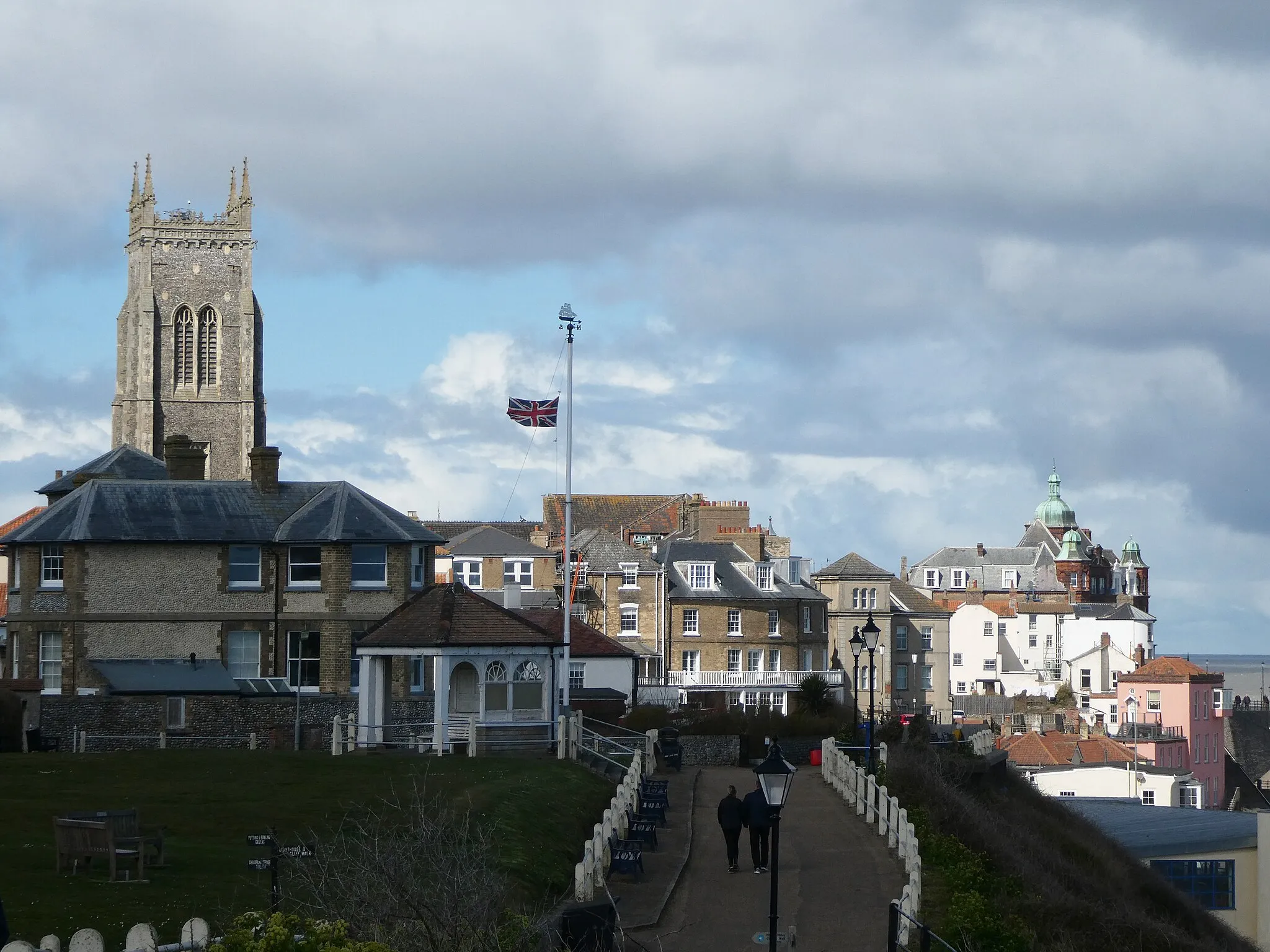 Photo showing: A view of Cromer from the East Cliff.