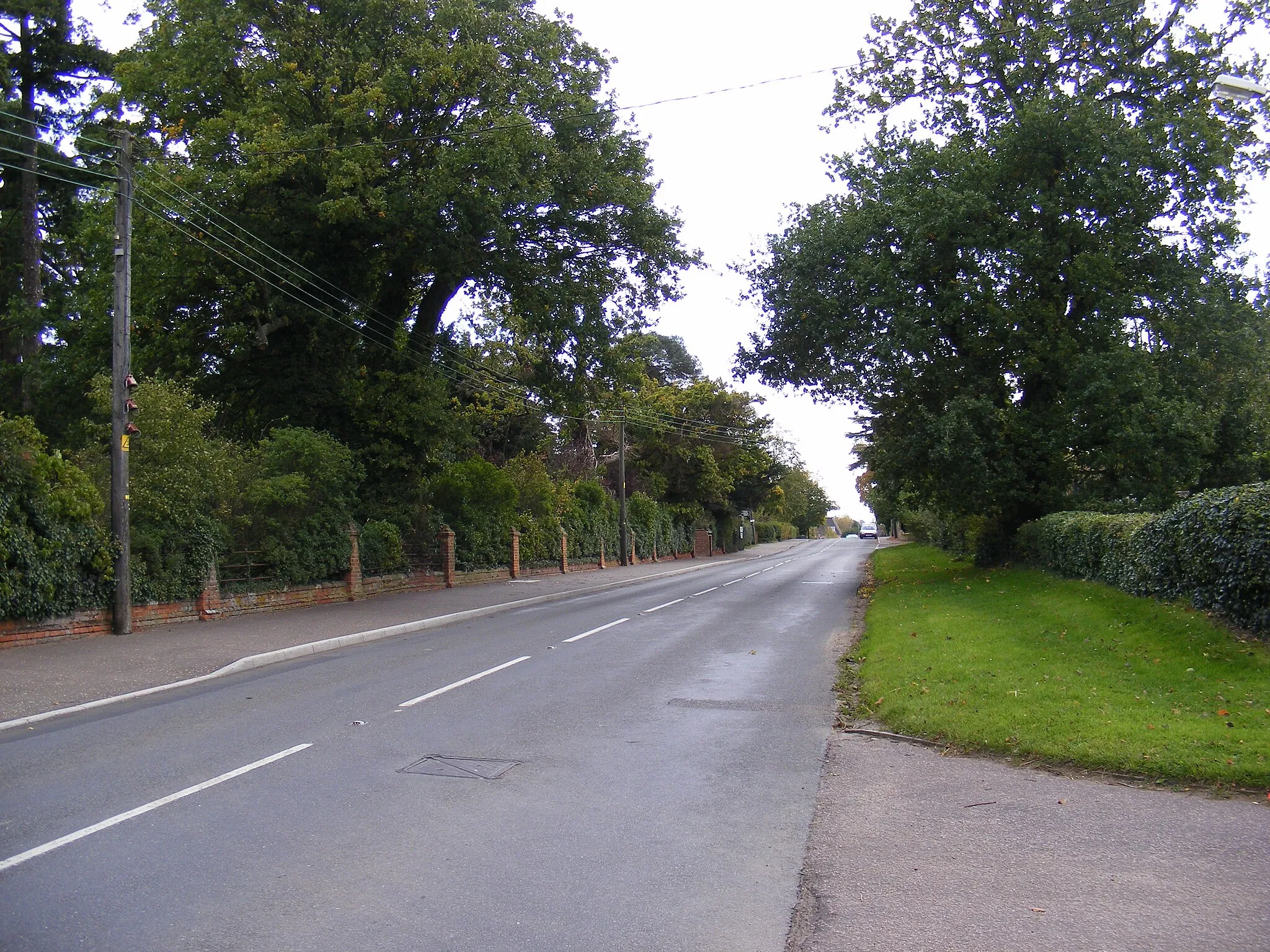Photo showing: Church Road Looking towards Harling