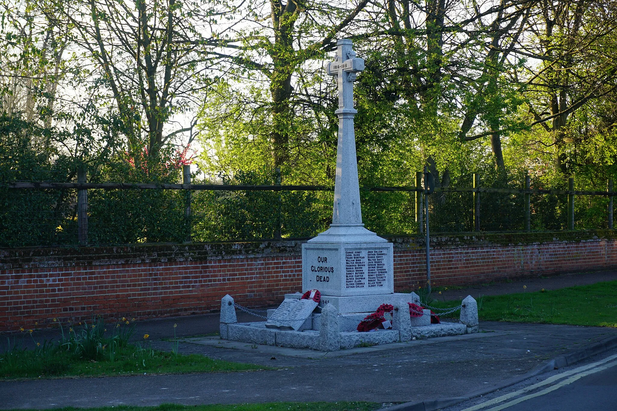 Photo showing: War memorial in Exning