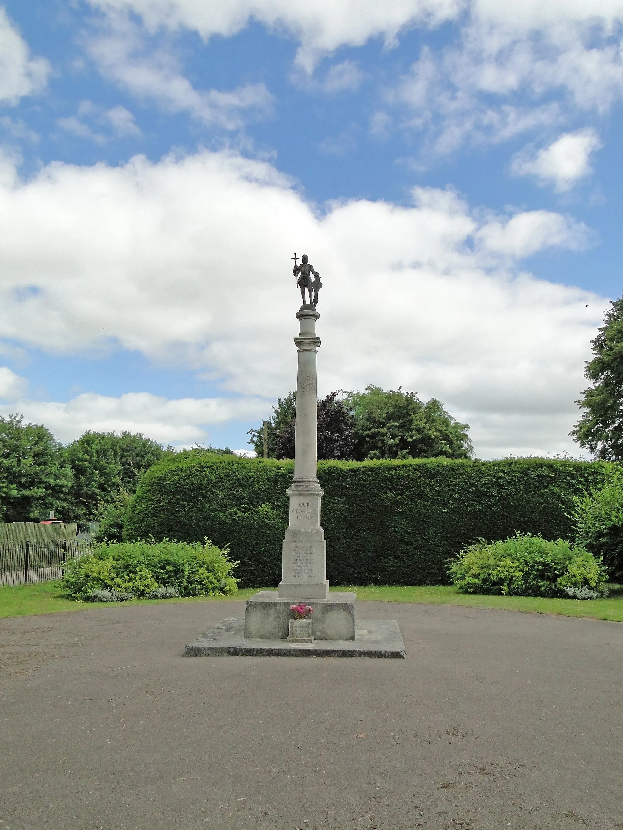 Photo showing: Fordham War Memorial