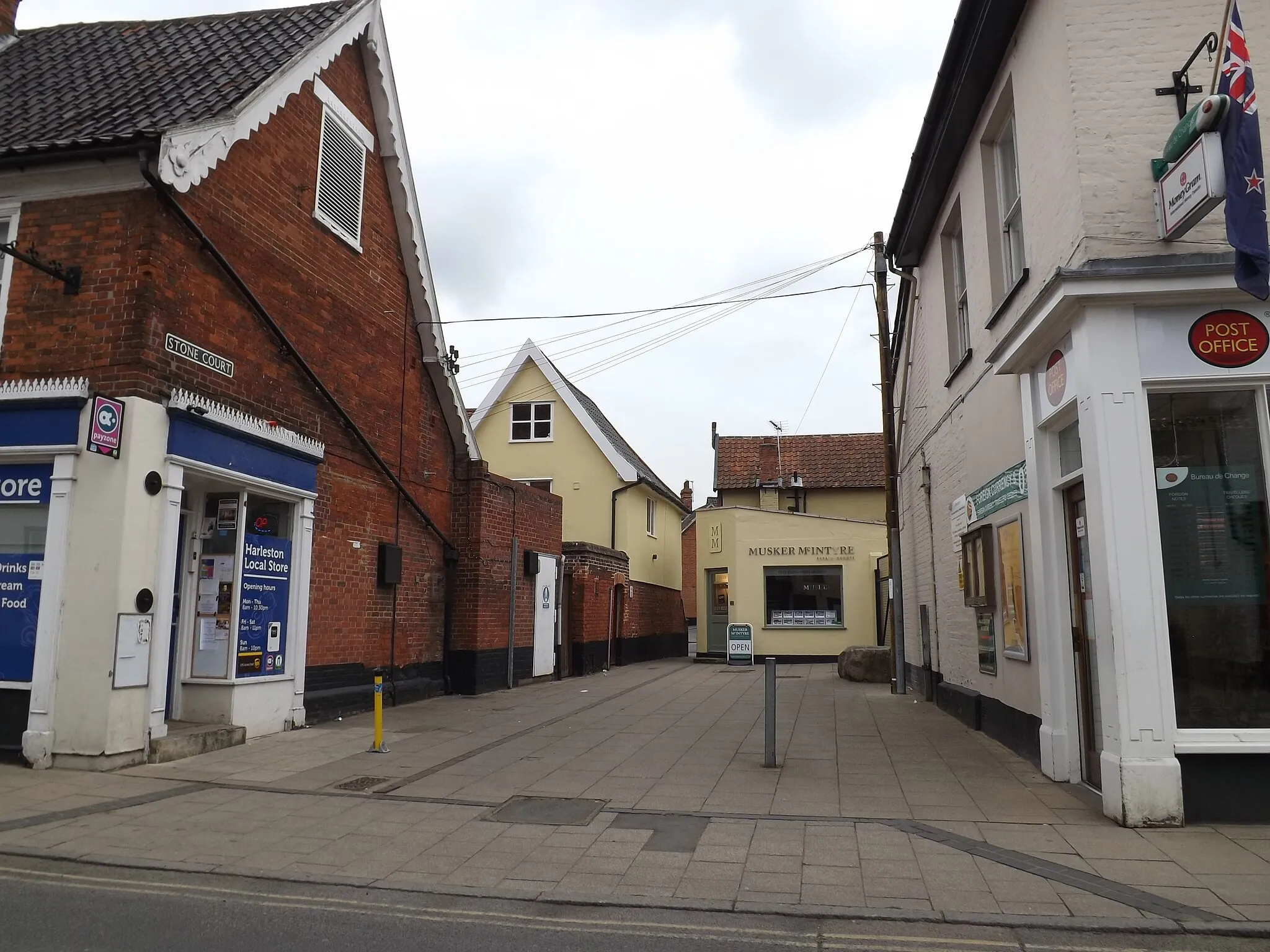 Photo showing: Stone Court, Harleston