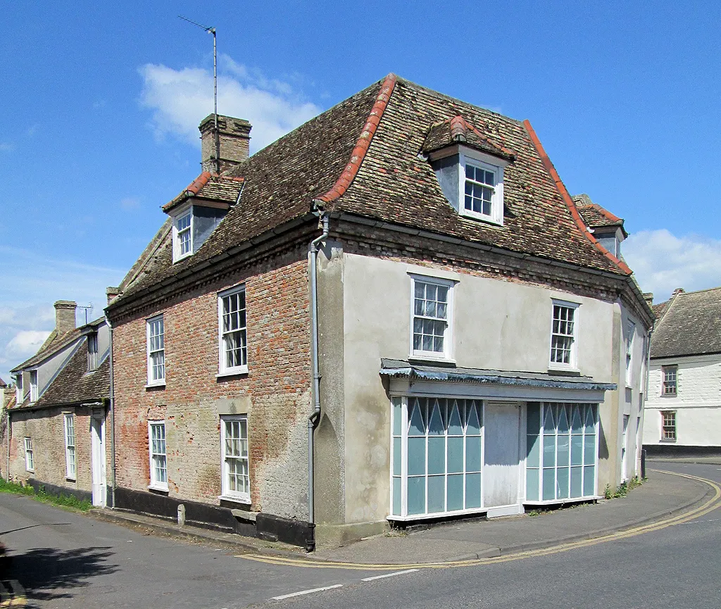 Photo showing: Isleham: The Corner House